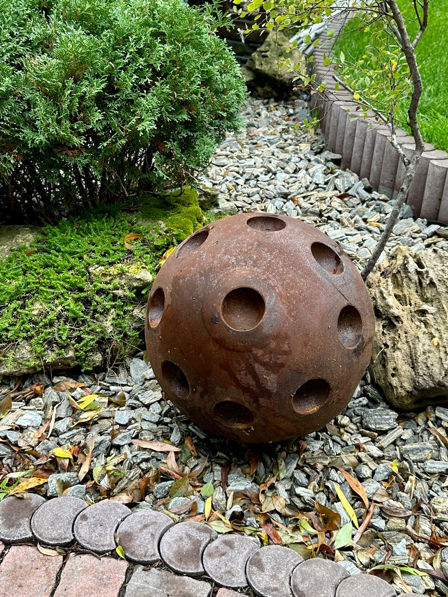 14” Rusty Metal Sphere Sculpture Modern Garden Decor Weathered Steel Ball Artistic Outdoor Ornament for Lawn Patio or Landscape Accent