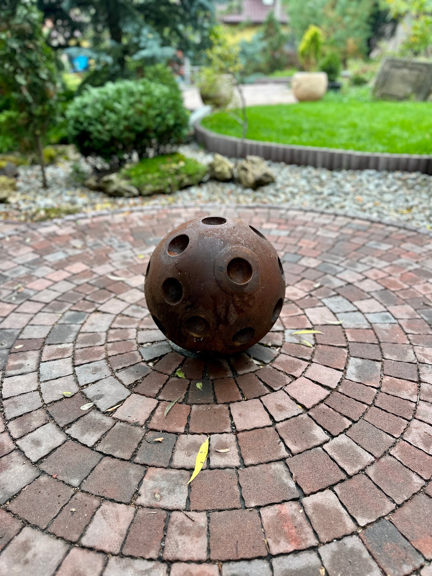 14” Rusty Metal Sphere Sculpture Modern Garden Decor Weathered Steel Ball Artistic Outdoor Ornament for Lawn Patio or Landscape Accent