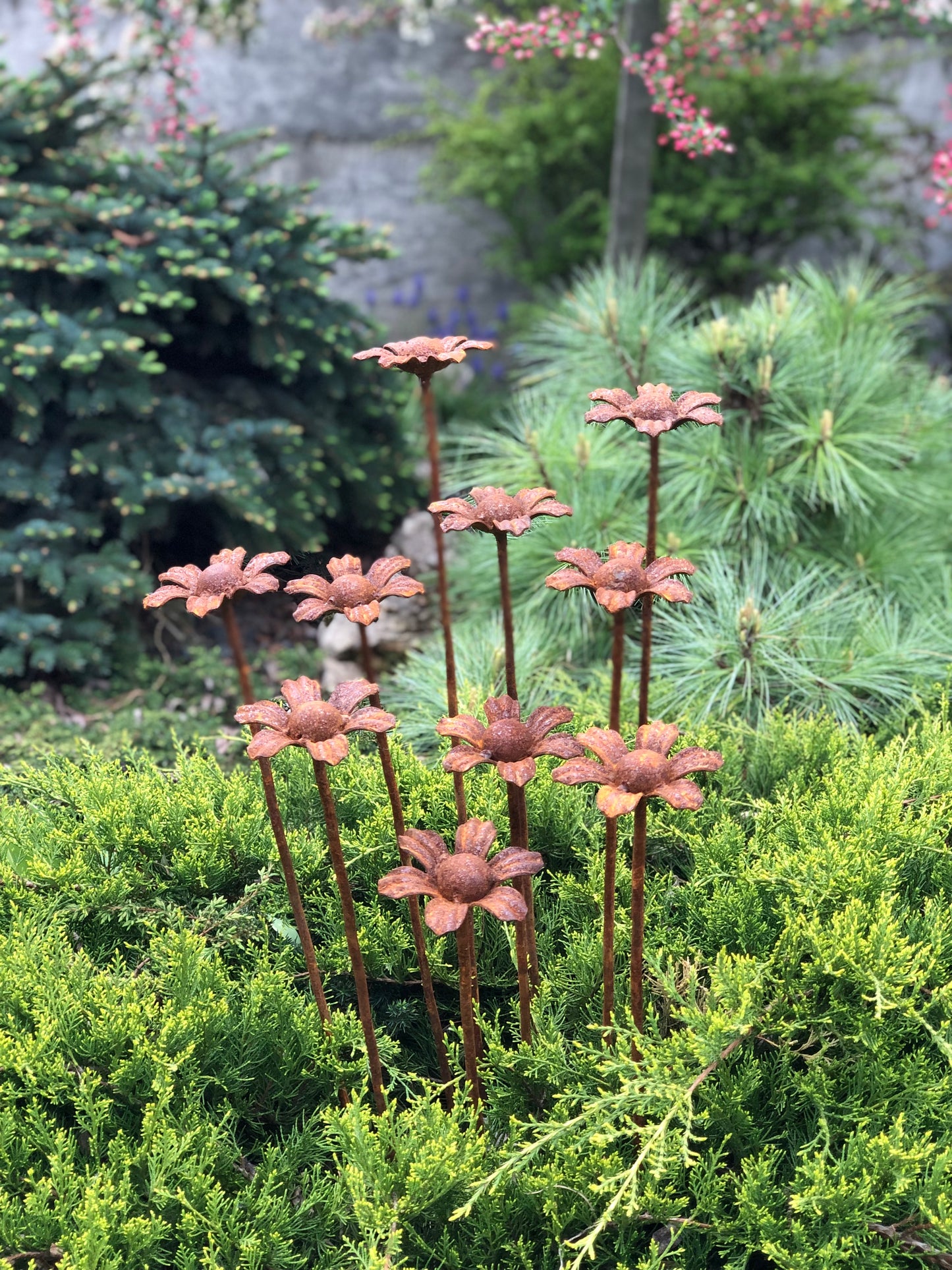 Rusty Flowers Set of 10, Garden Stakes, Metal Garden Decor, metal garden art, outdoor metal decor, rusty metal garden deco