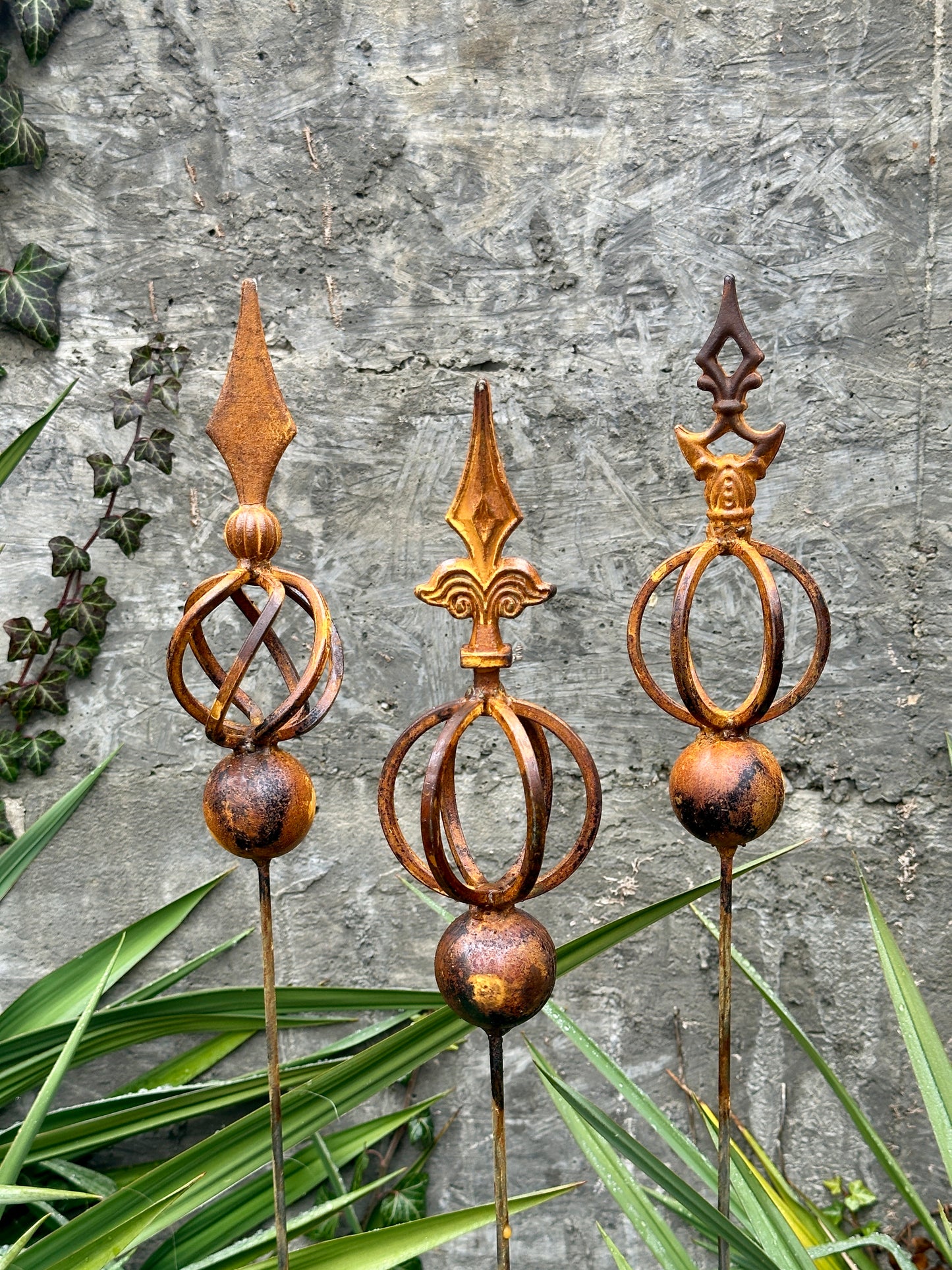Rusty Metal garden stakes, Rusty garden finial, Metal garden decor, outdoor garden metal decor, Rusty metal garden decor