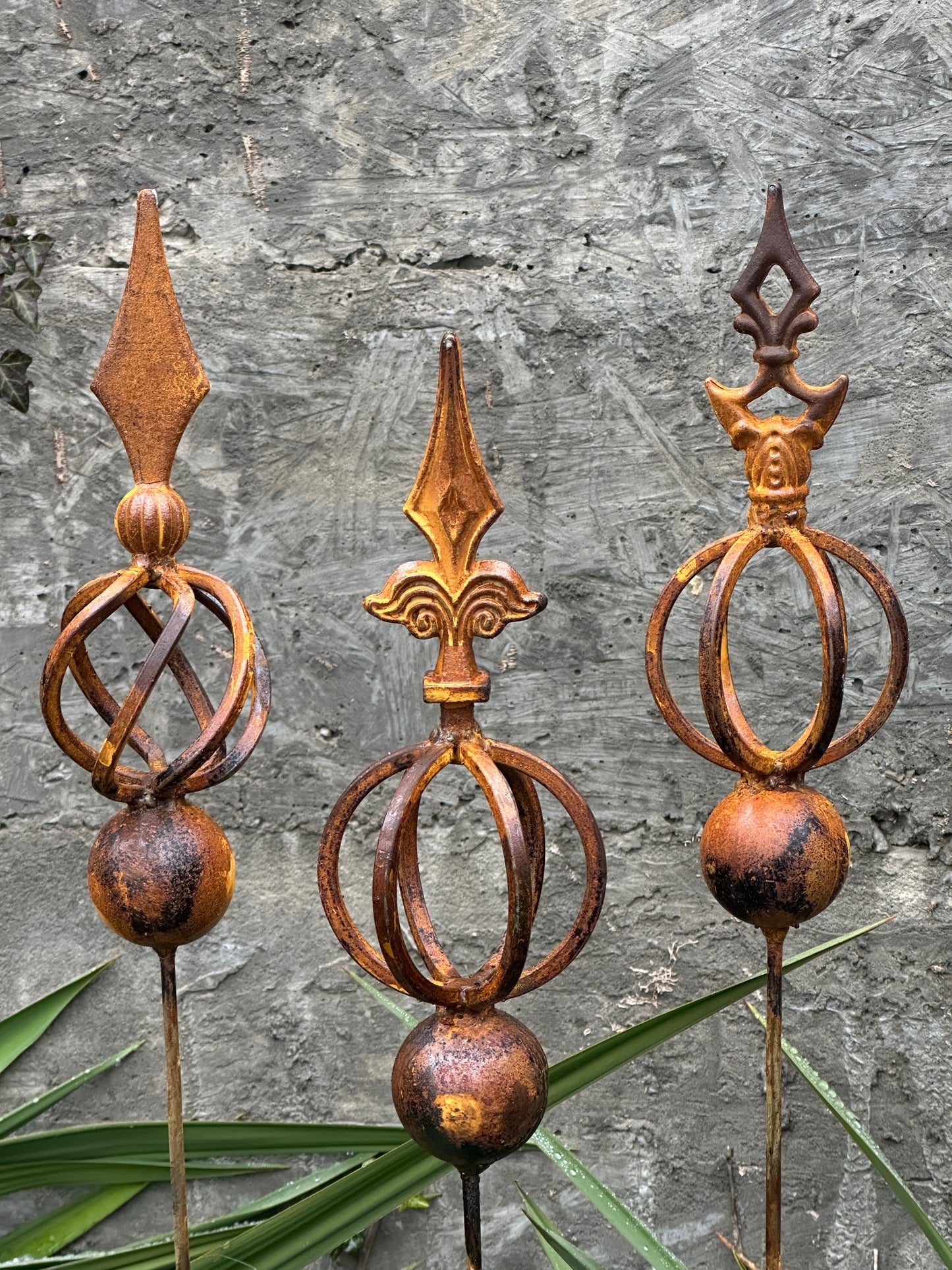 Rusty Metal garden stakes, Rusty garden finial, Metal garden decor, outdoor garden metal decor, Rusty metal garden decor