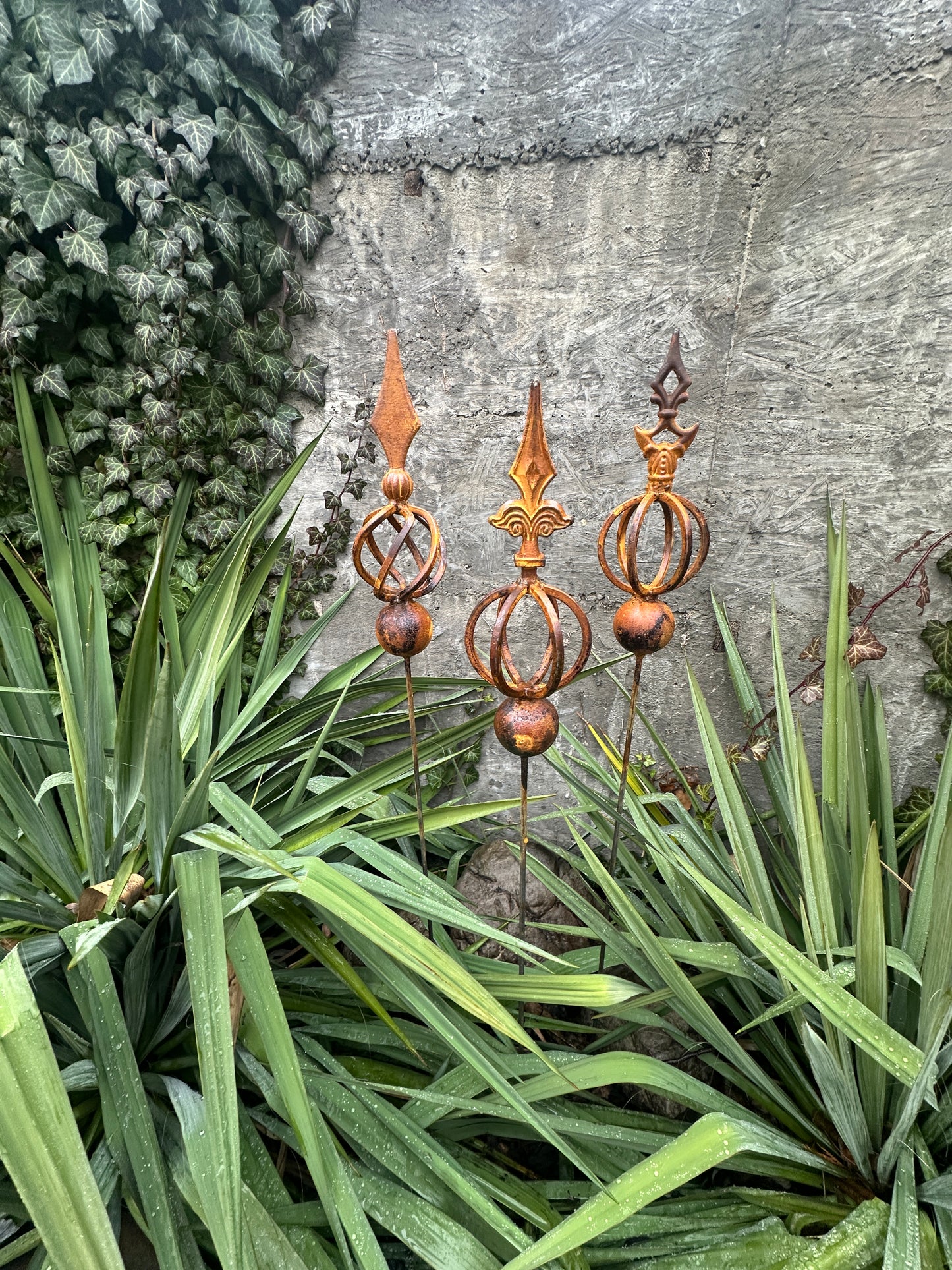 Rusty Metal garden stakes, Rusty garden finial, Metal garden decor, outdoor garden metal decor, Rusty metal garden decor