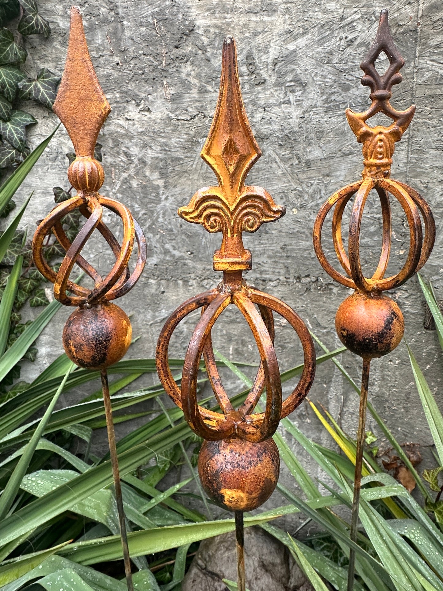 Rusty Metal garden stakes, Rusty garden finial, Metal garden decor, outdoor garden metal decor, Rusty metal garden decor