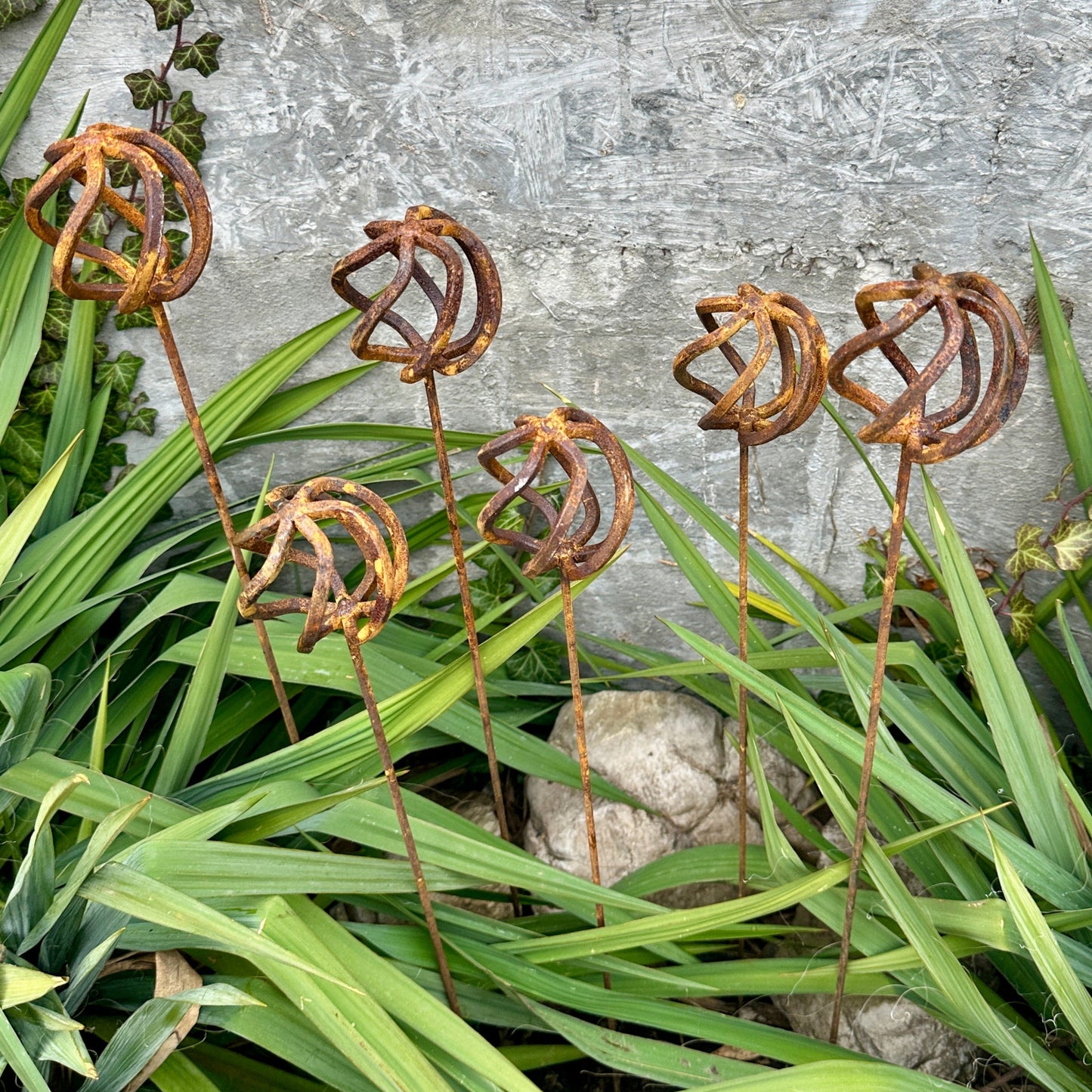 Rusty Metal Garden Outdoor Decor, Rusty Flowers Garden Stakes, Metal Garden Decor, Metal Yard Art, Modern Minimalist Garden Stakes