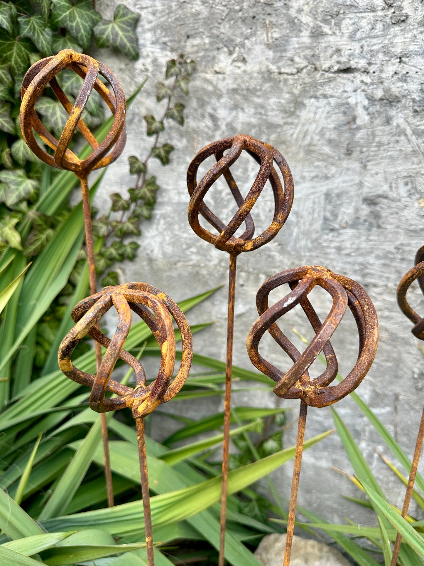 Rusty Metal Garden Outdoor Decor, Rusty Flowers Garden Stakes, Metal Garden Decor, Metal Yard Art, Modern Minimalist Garden Stakes