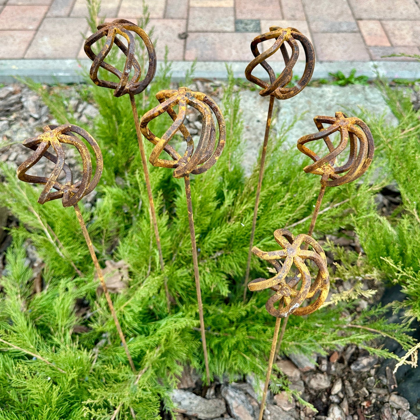 Rusty Metal Garden Outdoor Decor, Rusty Flowers Garden Stakes, Metal Garden Decor, Metal Yard Art, Modern Minimalist Garden Stakes