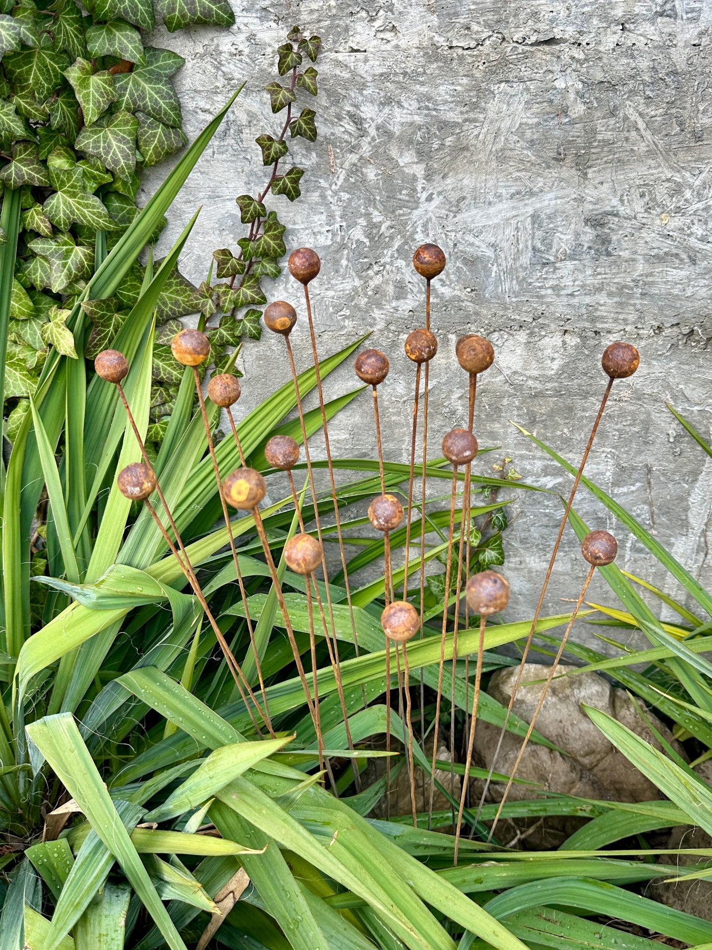 Rusty flowers set of 20, Metal Flower garden decor, Metal garden decor, metal yard art, outdoor metal decor, Rusty metal garden decor