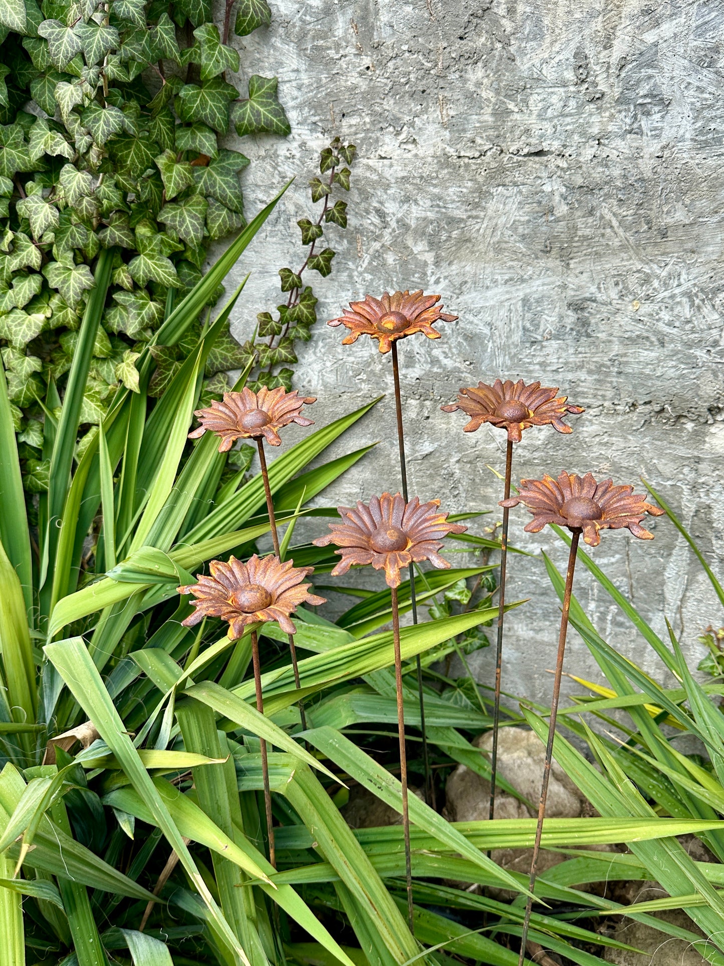 Metal garden decor, Rusty flowers set of 6, 6 Rusty flowers garden stakes, metal yard art, outdoor metal decor, Rusty metal garden decor