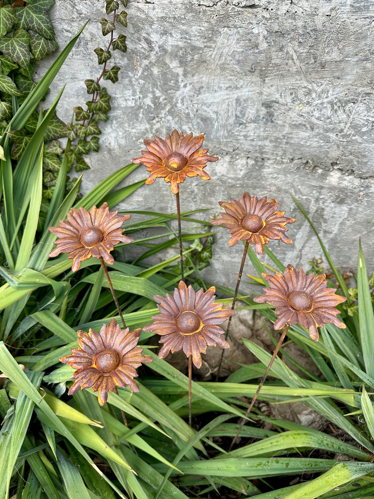 Metal garden decor, Rusty flowers set of 6, 6 Rusty flowers garden stakes, metal yard art, outdoor metal decor, Rusty metal garden decor