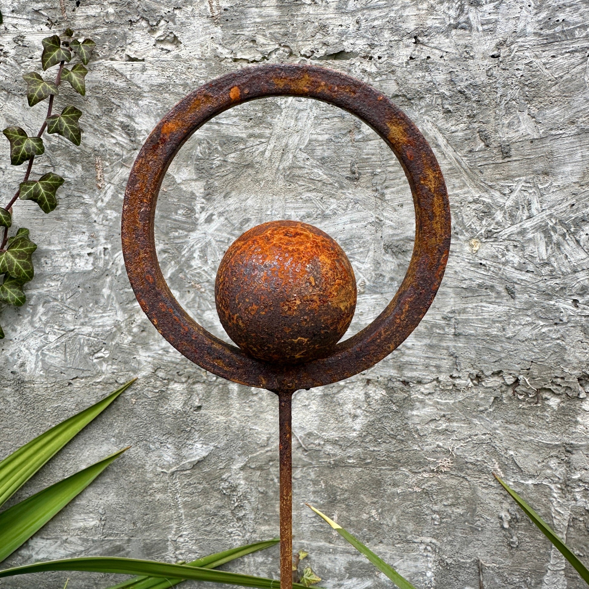 Garden stakes, Metal garden decor, Metal yard art, Outdoor metal decor, Rusty metal rings garden sculpture