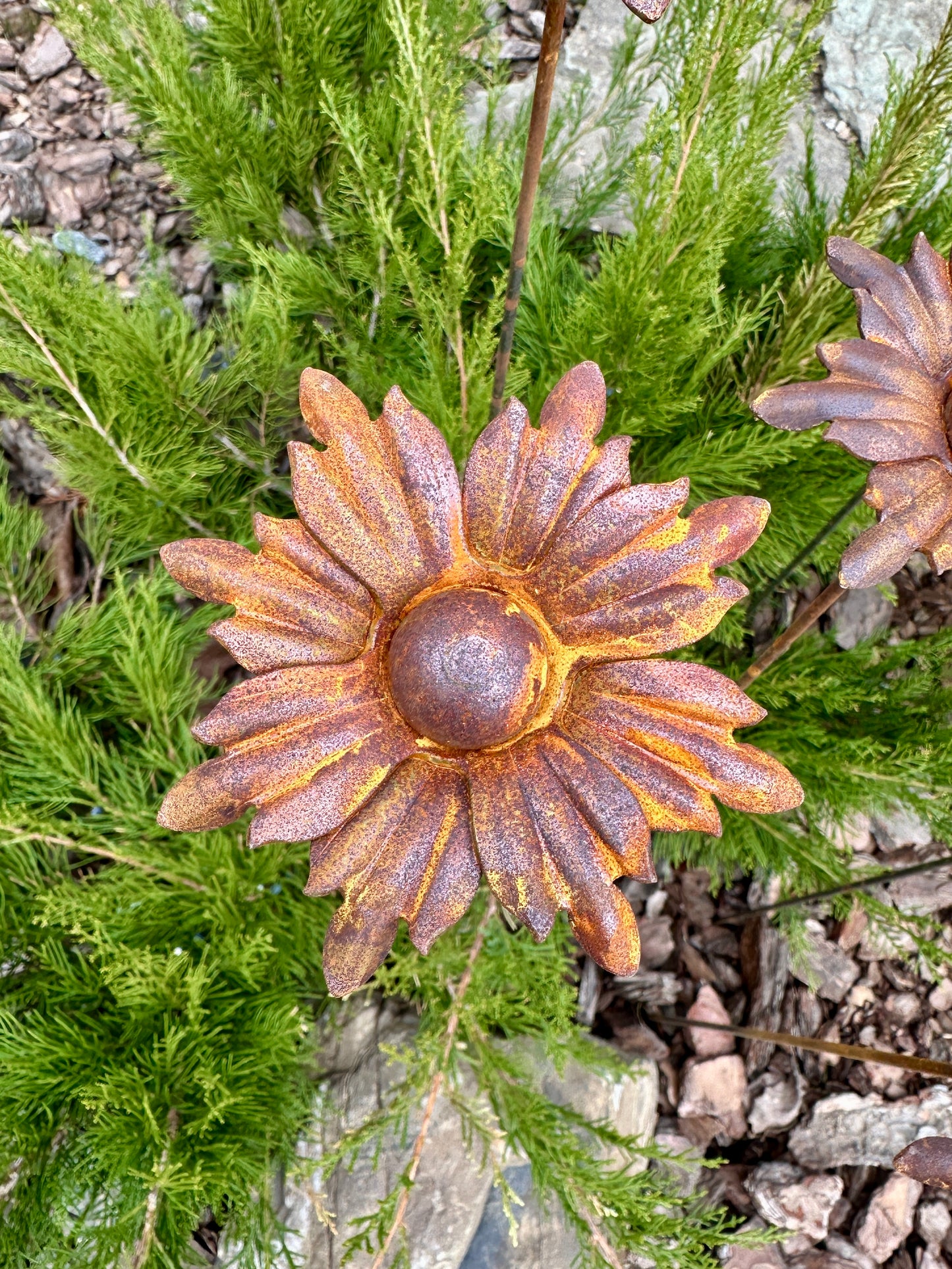 Metal garden decor, Rusty flowers set of 6, 6 Rusty flowers garden stakes, metal yard art, outdoor metal decor, Rusty metal garden decor