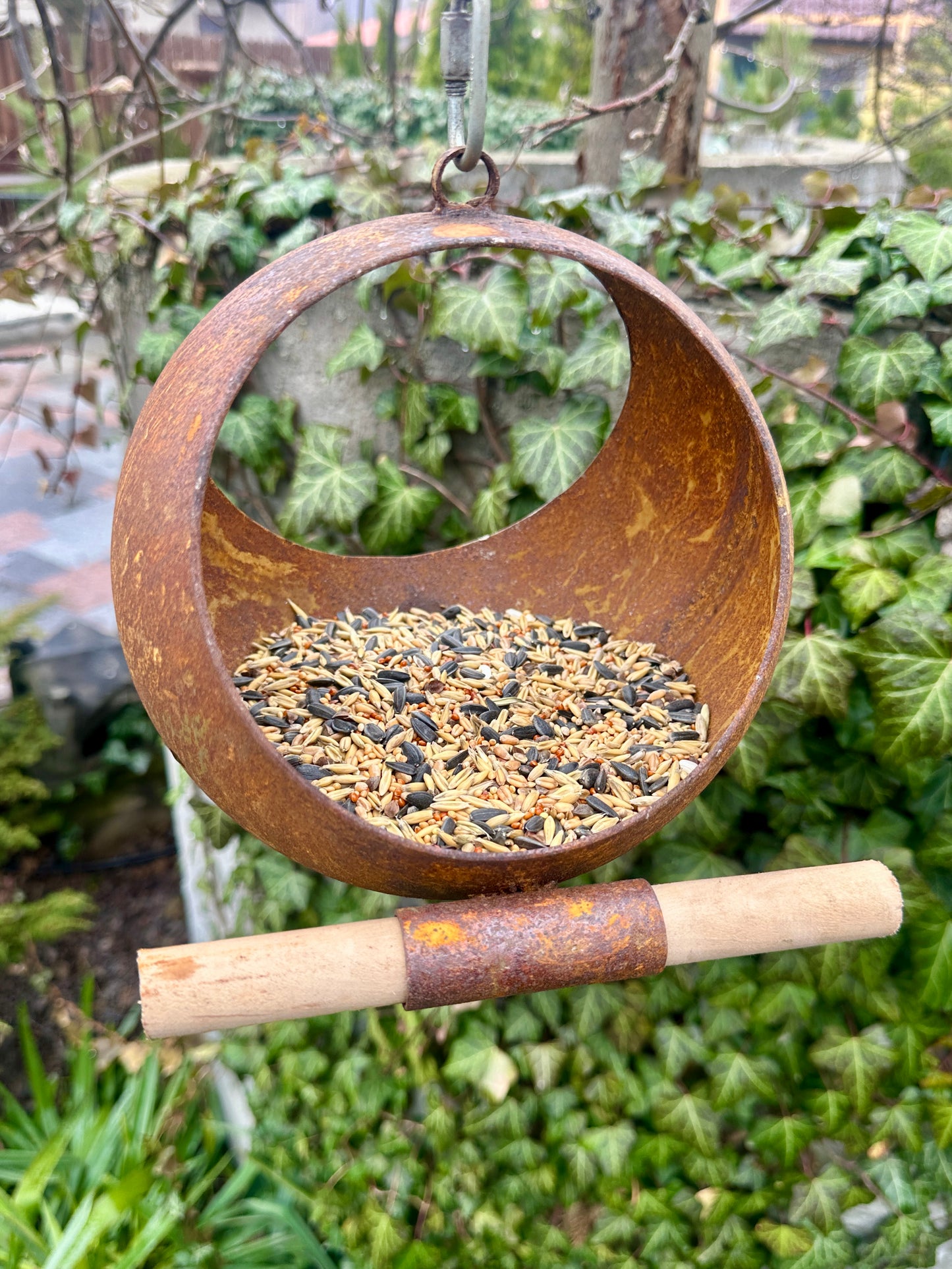 Rusty Bird Feeder, Modern Rusty Metal Bird Feeders, Bird Snack Bowl, Outdoor Garden Decor, Bird Perch, Metal Garden Decor, Yard Art