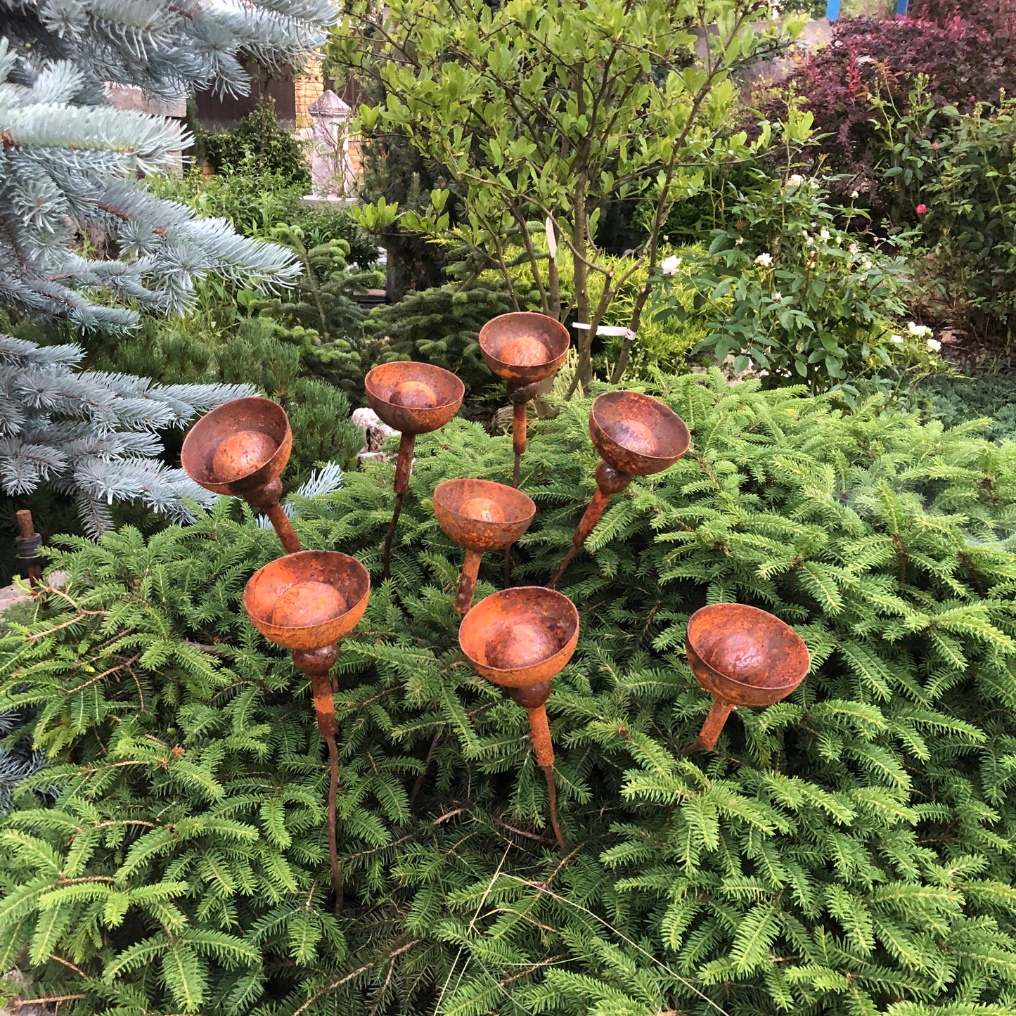 Rusty flowers set of 8, Metal garden decor, 8 Rusty flowers garden stakes, metal yard art, outdoor metal decor, Rusty metal garden decor