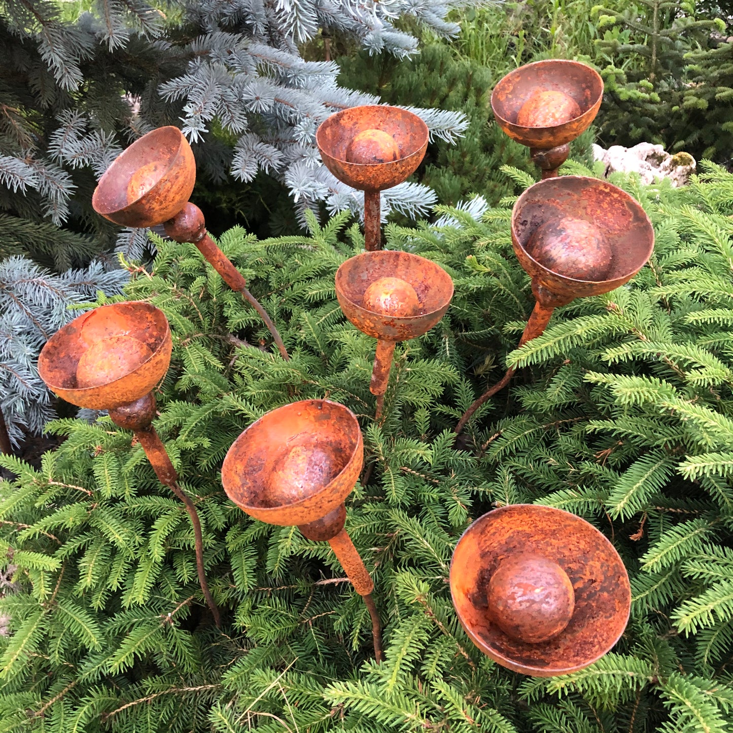 Rusty flowers set of 8, Metal garden decor, 8 Rusty flowers garden stakes, metal yard art, outdoor metal decor, Rusty metal garden decor