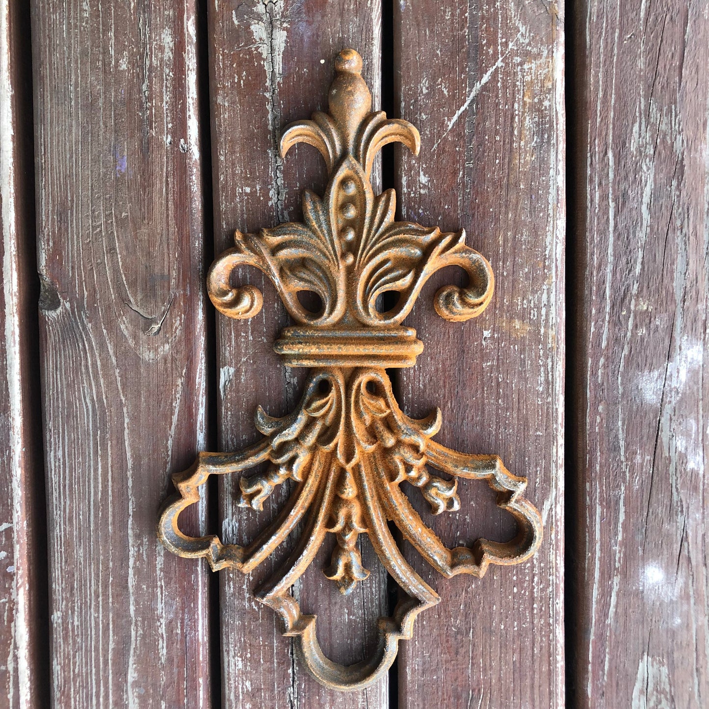 Rusty Metal Wall Decor: Embrace Rustic Boho Vibes with this Farmhouse Art Wall Hanging, Perfect for Rusty Home Decor and Boho Wall Art.