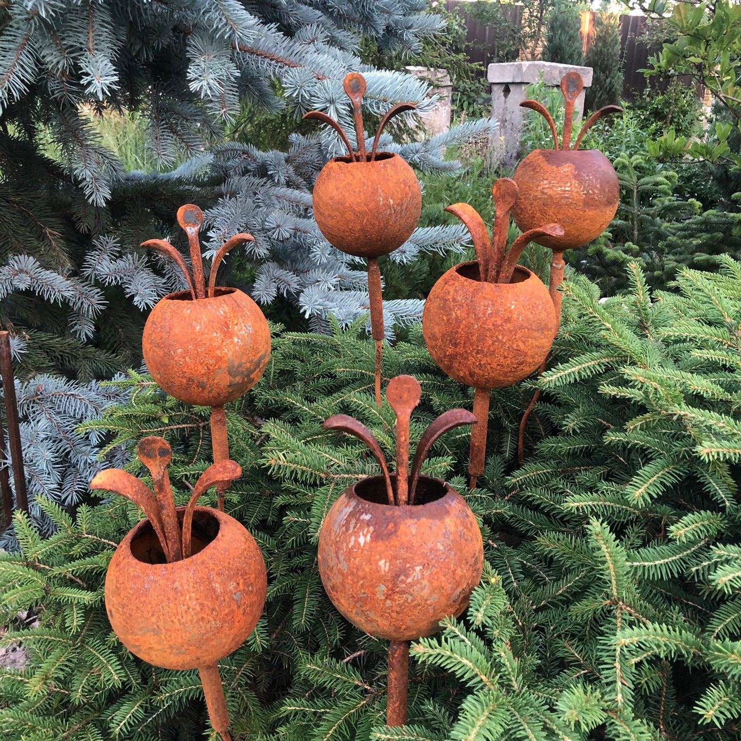 Rusty flowers set of 6, Metal garden decor, 6 Rusty flowers garden stakes, metal yard art, outdoor metal decor, Rusty metal garden decor
