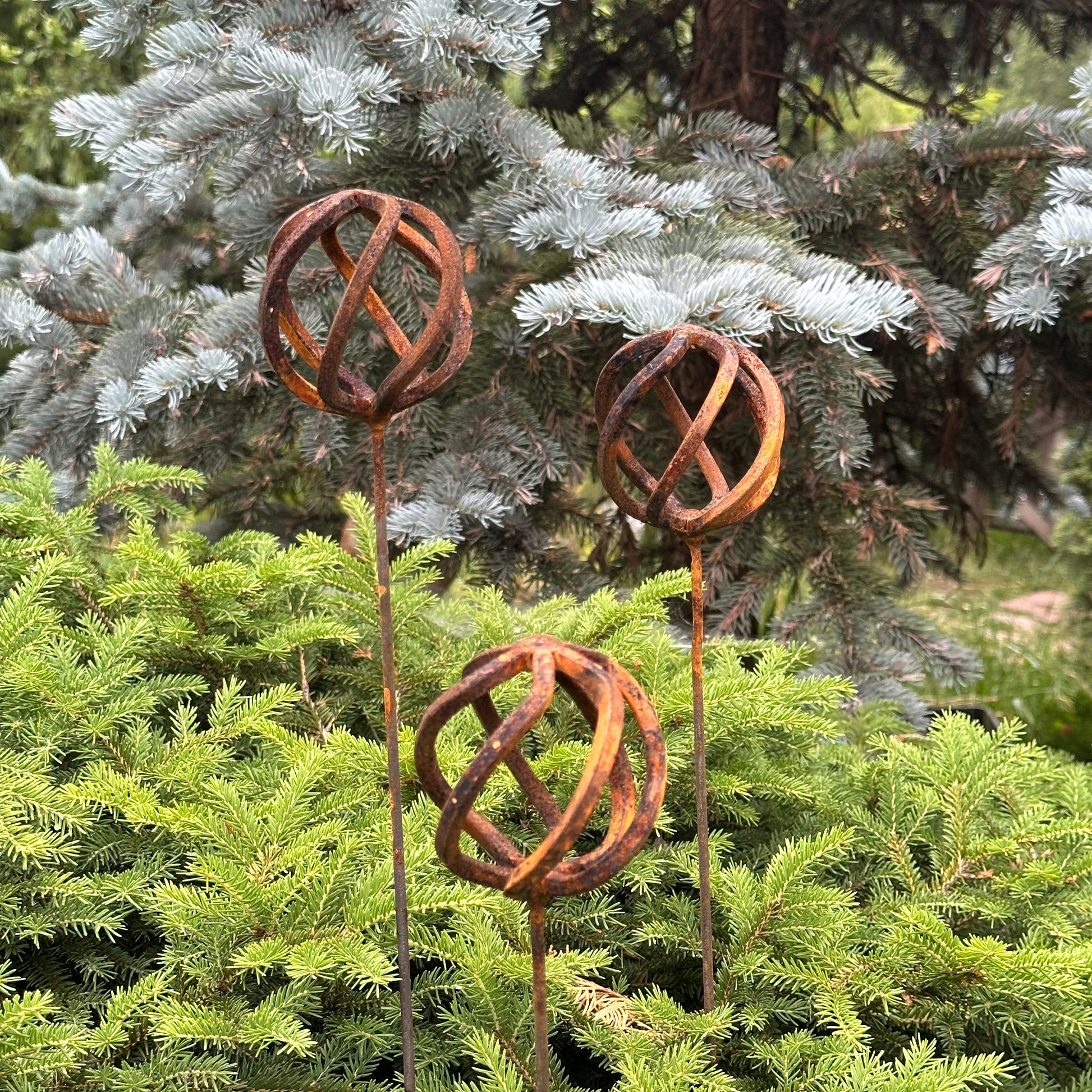 Modern minimalist garden stakes, Rusty Metal garden outdoor decor