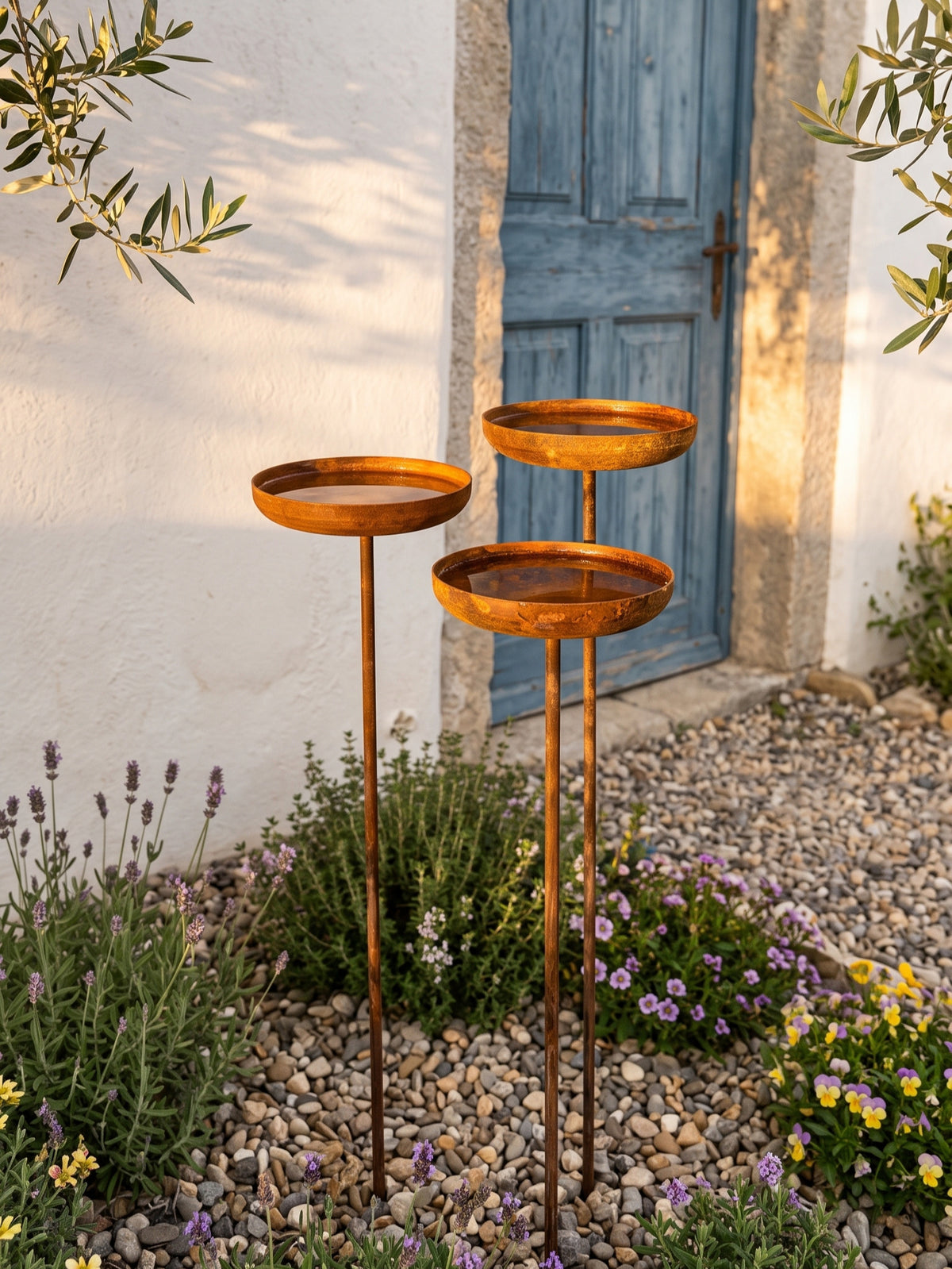 Estacas de jardín de metal oxidado, tres pluviómetros de metal de 6", decoración de jardín para bebederos de pájaros