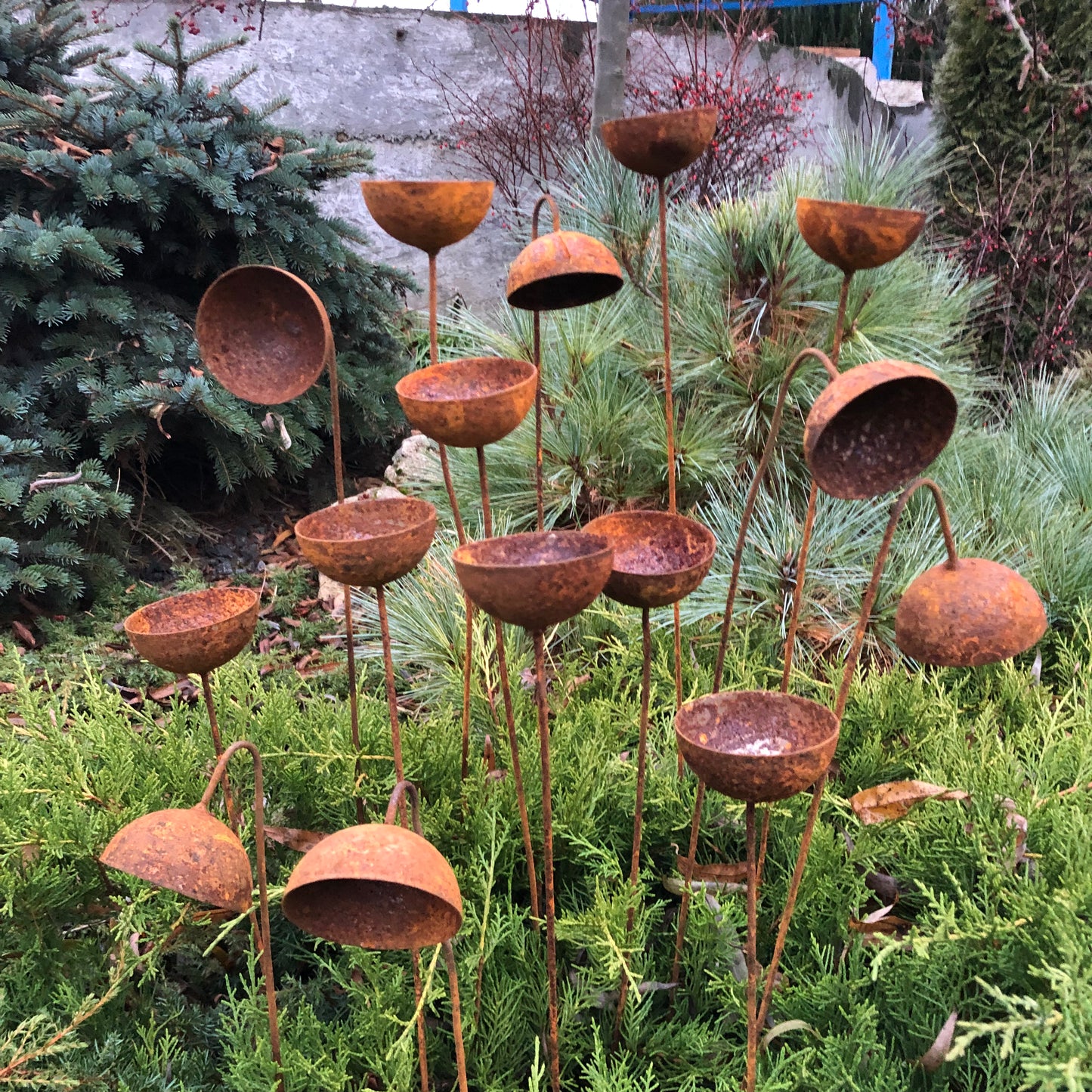 Rusty flower garden stakes, Flowers garden decor, Metal garden decor, metal yard art, outdoor metal decor, Rusty metal garden decor