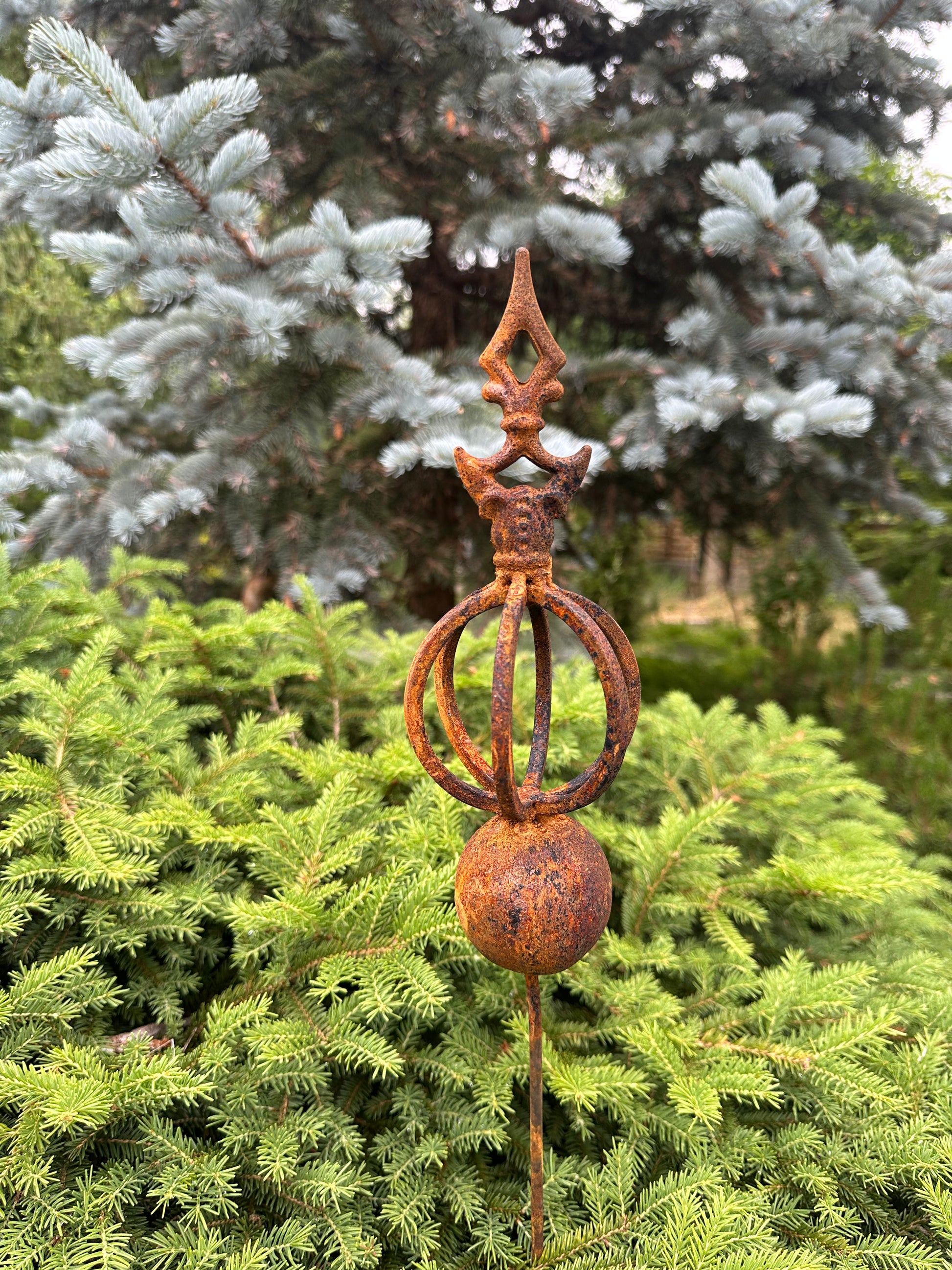 Rusty Metal garden stakes, Rusty garden finial, Metal garden decor, outdoor garden metal decor, Rusty metal garden decor