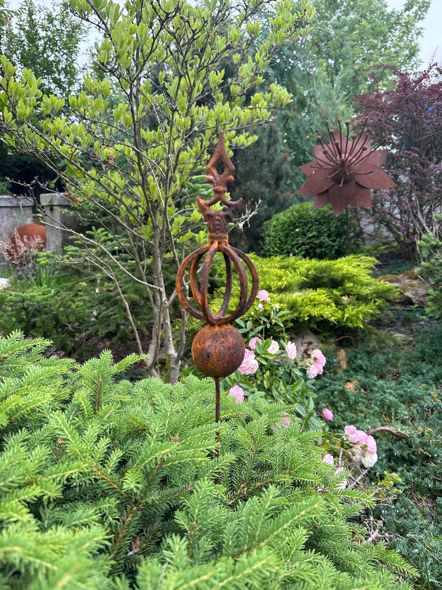 Rusty Metal garden stakes, Rusty garden finial, Metal garden decor, outdoor garden metal decor, Rusty metal garden decor