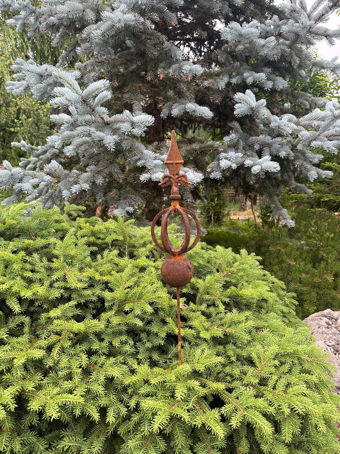 Rusty Metal garden stakes, Rusty garden finial, Metal garden decor, outdoor garden metal decor, Rusty metal garden decor