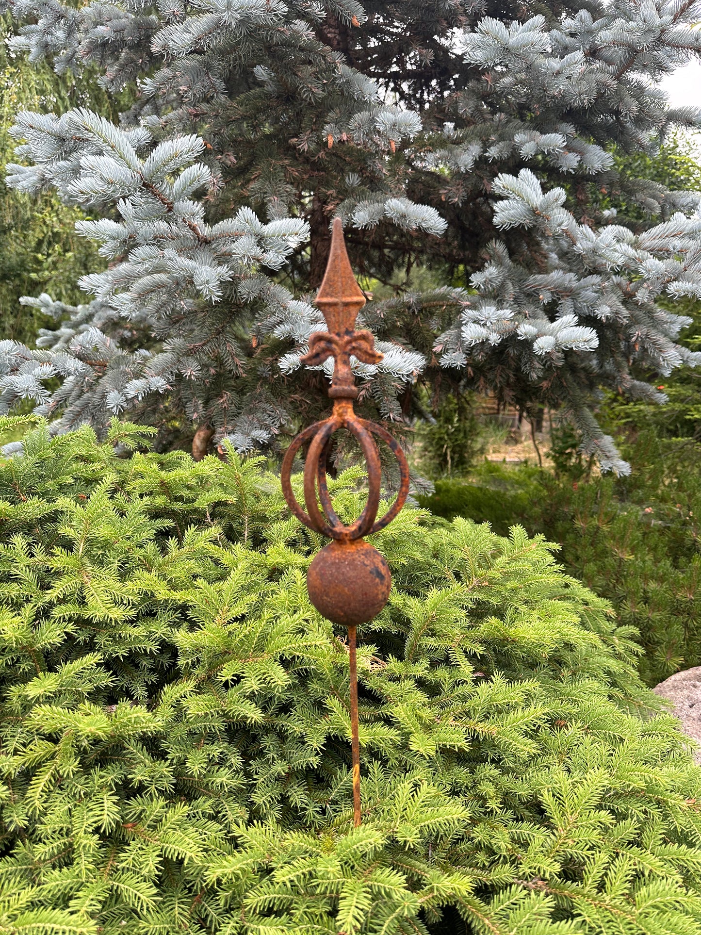 Rusty Metal garden stakes, Rusty garden finial, Metal garden decor, outdoor garden metal decor, Rusty metal garden decor