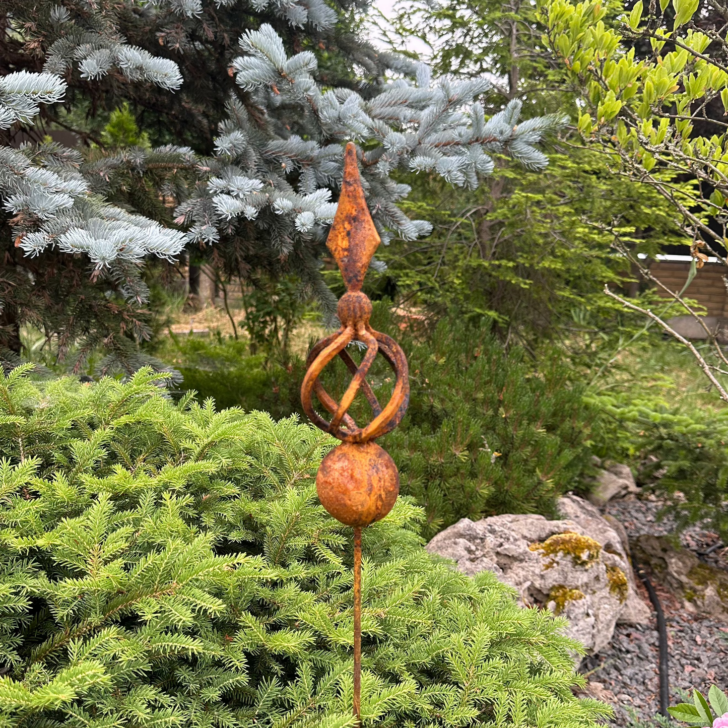 Rusty Metal garden stakes, Rusty garden finial, Metal garden decor, outdoor garden metal decor, Rusty metal garden decor