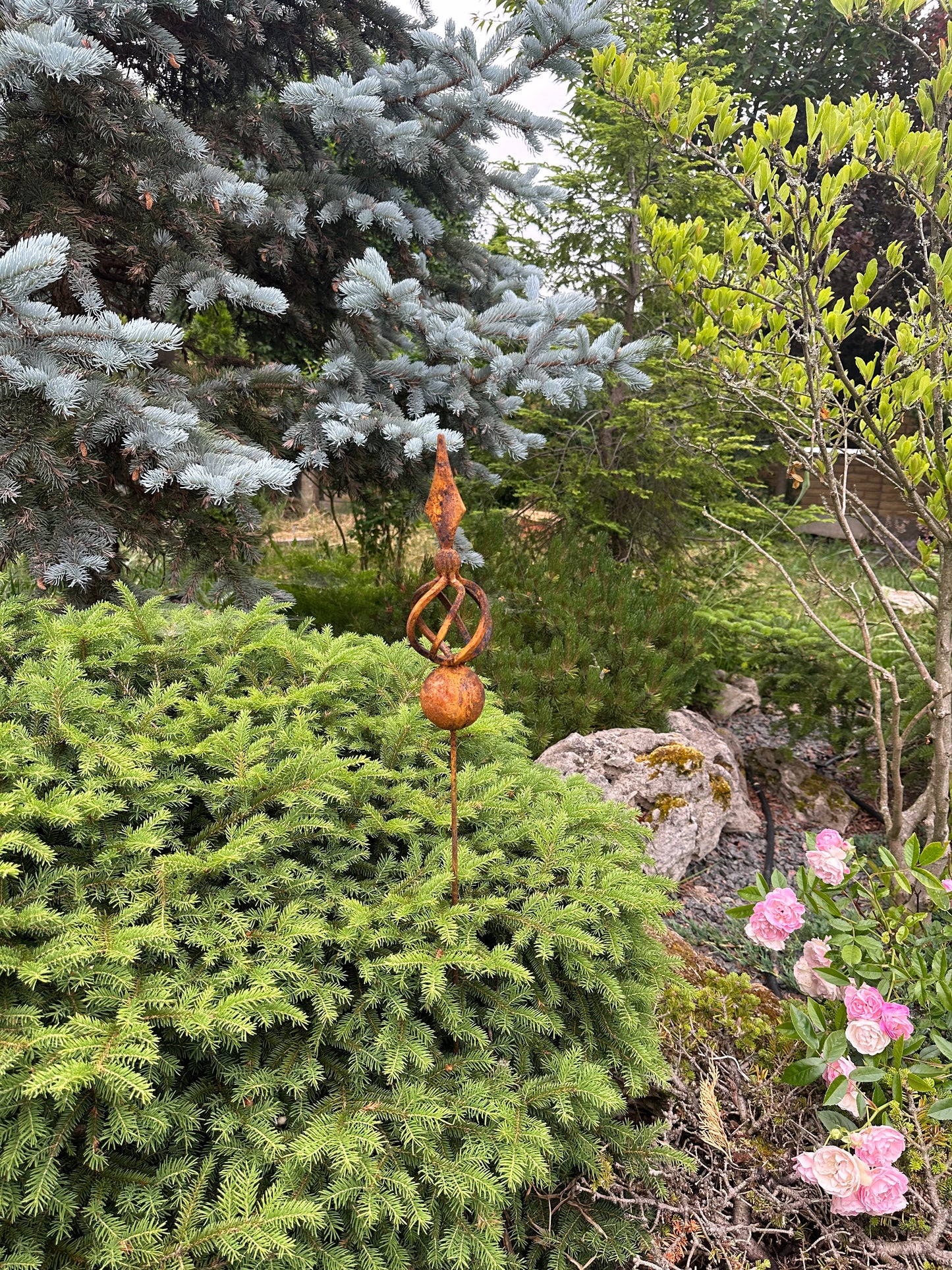 Rusty Metal garden stakes, Rusty garden finial, Metal garden decor, outdoor garden metal decor, Rusty metal garden decor