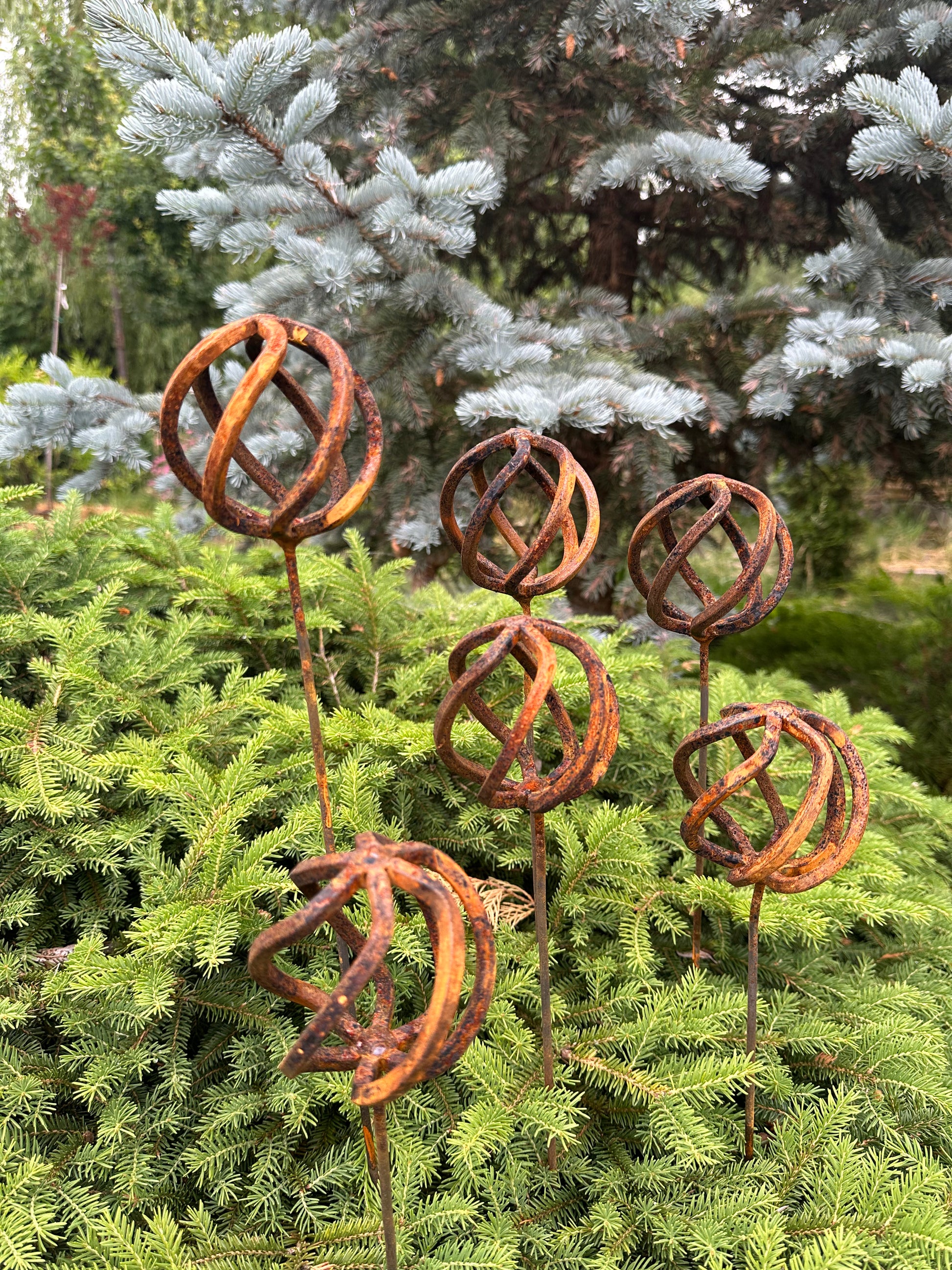 Modern minimalist garden stakes, Rusty Metal garden outdoor decor, Metal garden decor, metal yard art, outdoor metal decor, Rusty metal garden decor