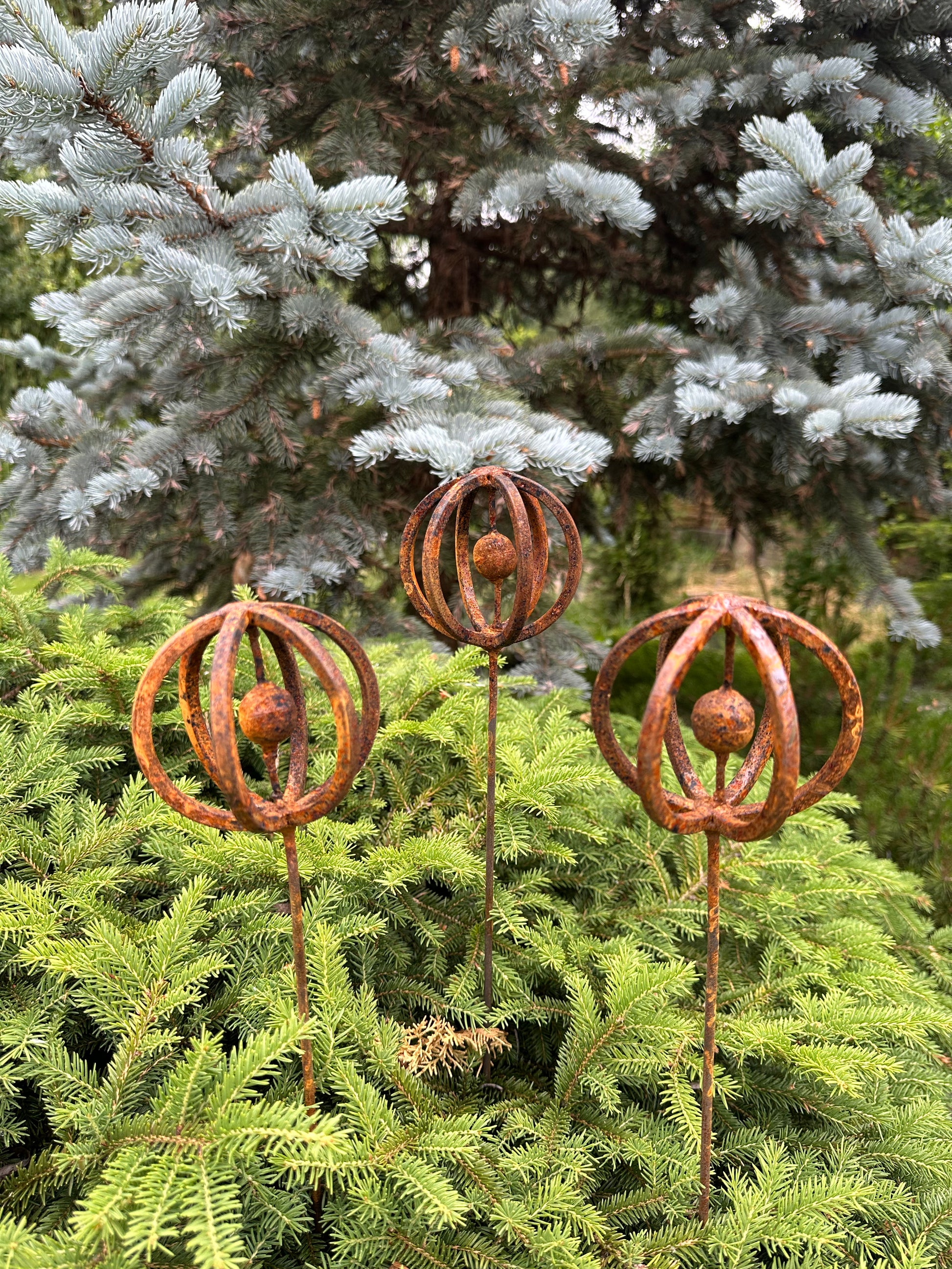 Modern minimalist garden stakes, Rusty Metal garden outdoor decor