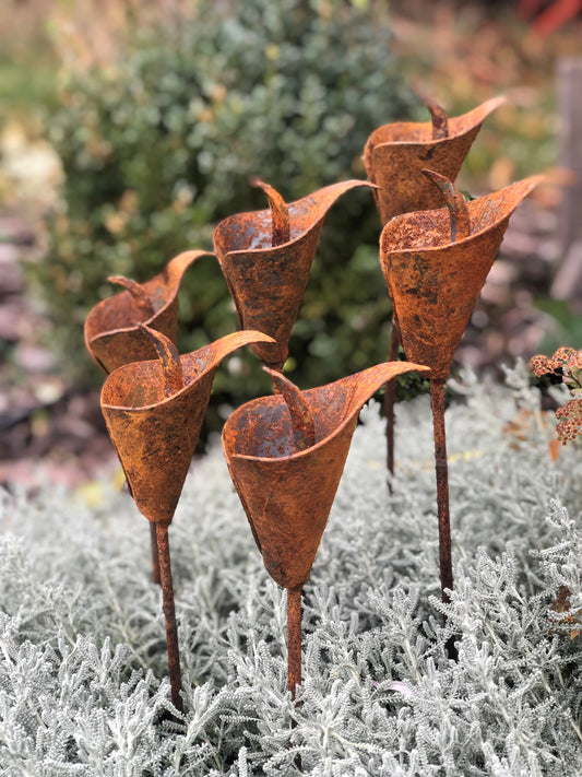 Rusty flowers set of 6, 6 Rusty flowers garden stakes, Metal garden decor, metal yard art, outdoor metal decor, Rusty metal garden decor