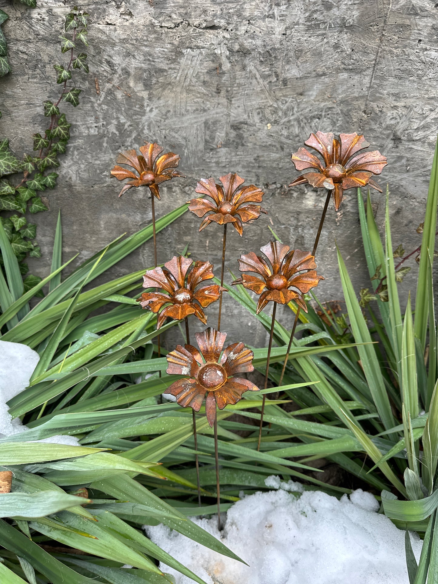 Rusty flowers set of 6, 6 Rusty flowers garden stakes, Metal garden decor, metal yard art, outdoor metal decor, Rusty metal garden decor