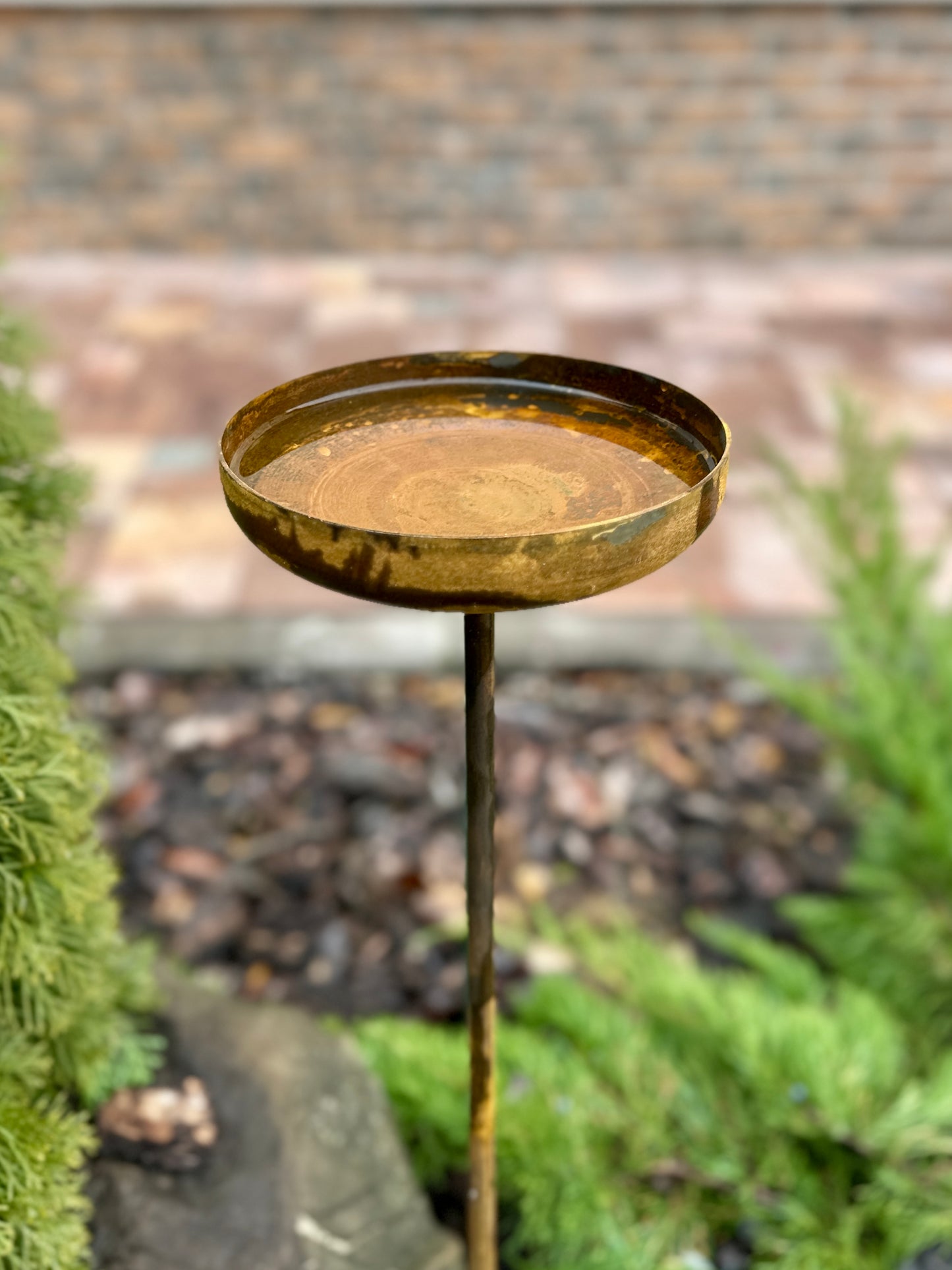 Recogedor de lluvia, estacas de metal oxidado de 8" para jardín de flores, decoración de jardín para bebedero de pájaros
