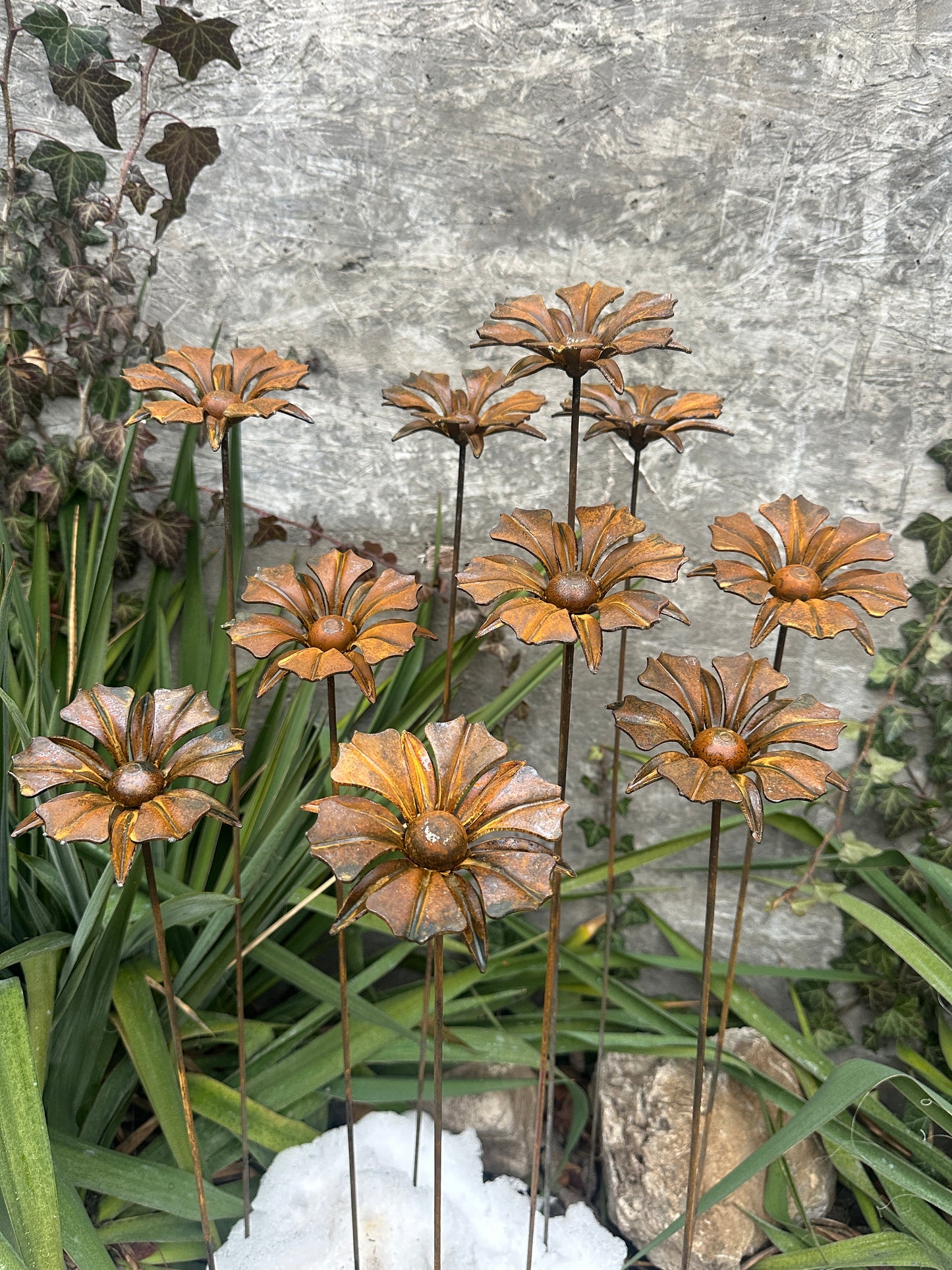 Rusty flowers set of 10, 10 Rusty flowers garden stakes, Metal garden decor, metal yard art, outdoor metal decor, Rusty metal garden decor