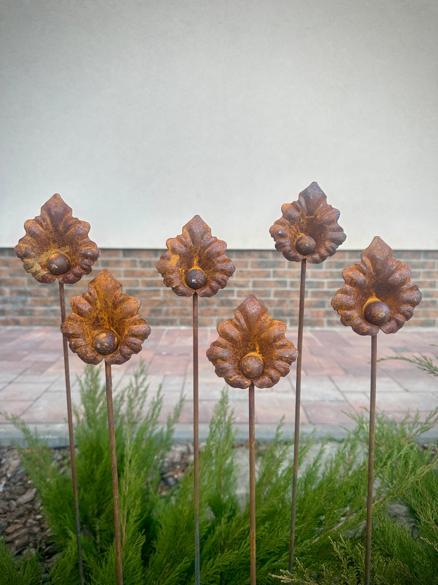 Rusty flowers set of 6, Metal flower garden stake, Metal garden decor, metal yard art, outdoor metal decor, Rusty metal garden decor