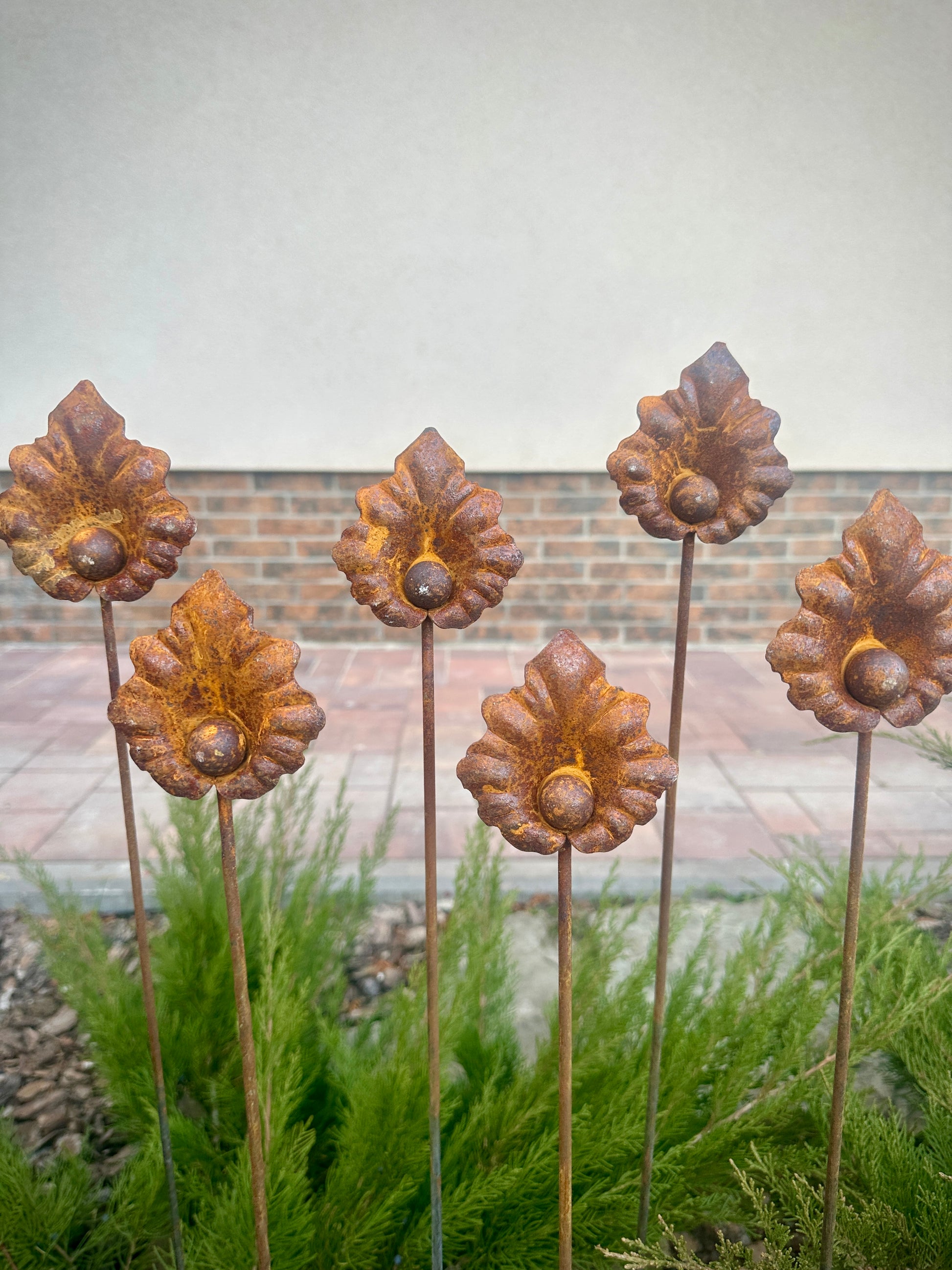 Rusty flowers set of 6, Metal flower garden stake, Metal garden decor