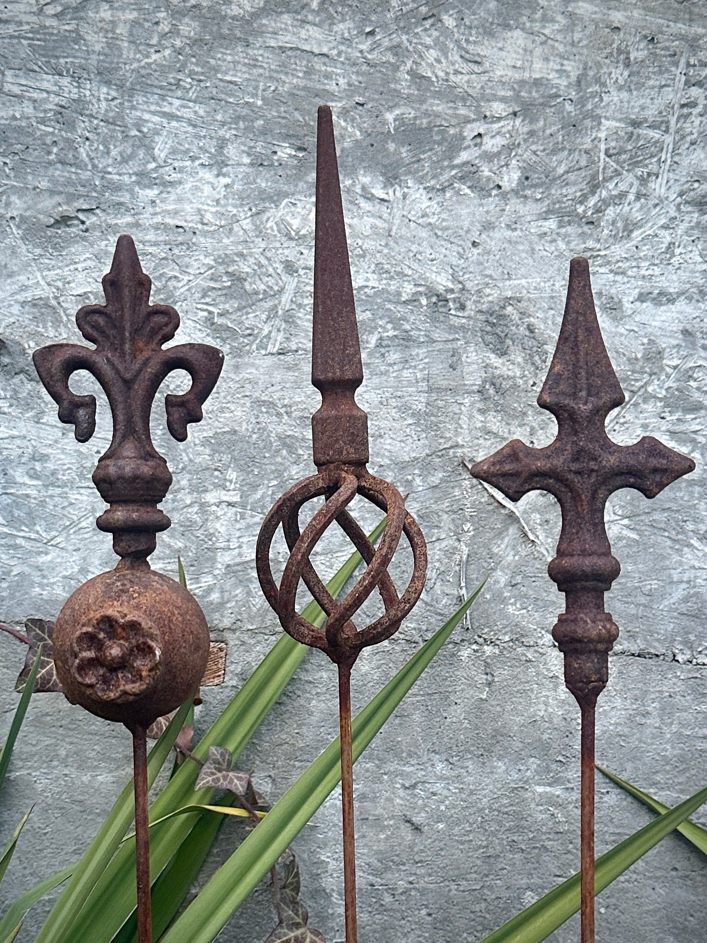 Rusty garden finial, Rusty Metal garden stakes, Metal garden decor, Yard Art, Rustic Yard Stakes, Garden Art, Present Gift Idea Flower Pot