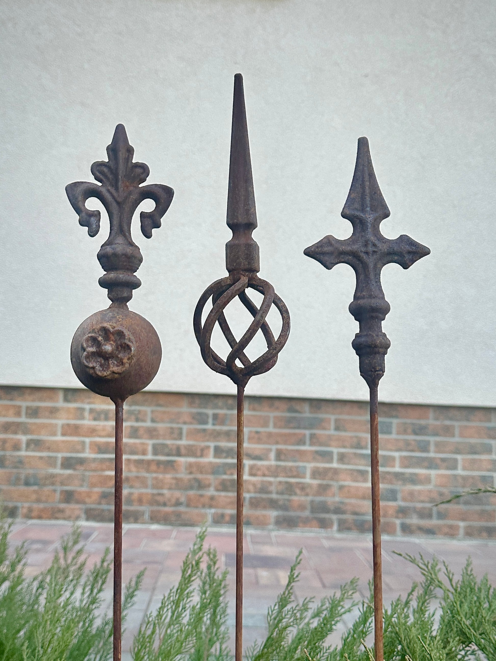 Rusty garden finial, Rusty Metal garden stakes, Metal garden decor, Yard Art, Rustic Yard Stakes, Garden Art, Present Gift Idea Flower Pot