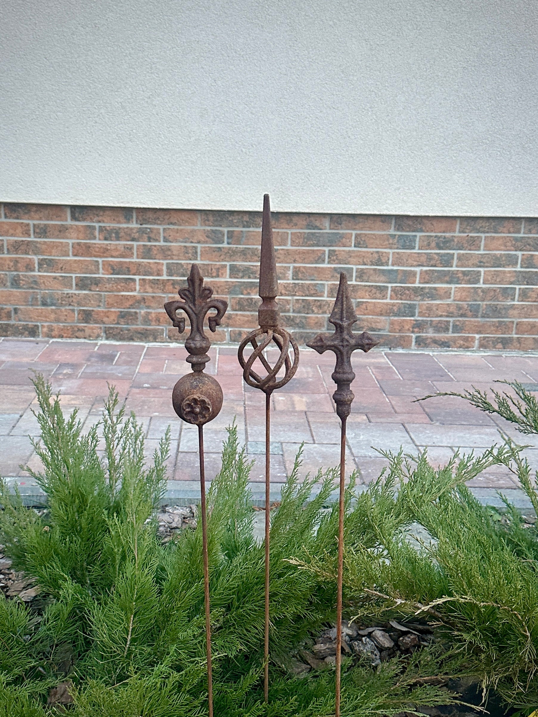 Rusty garden finial, Rusty Metal garden stakes, Metal garden decor, Yard Art, Rustic Yard Stakes, Garden Art, Present Gift Idea Flower Pot