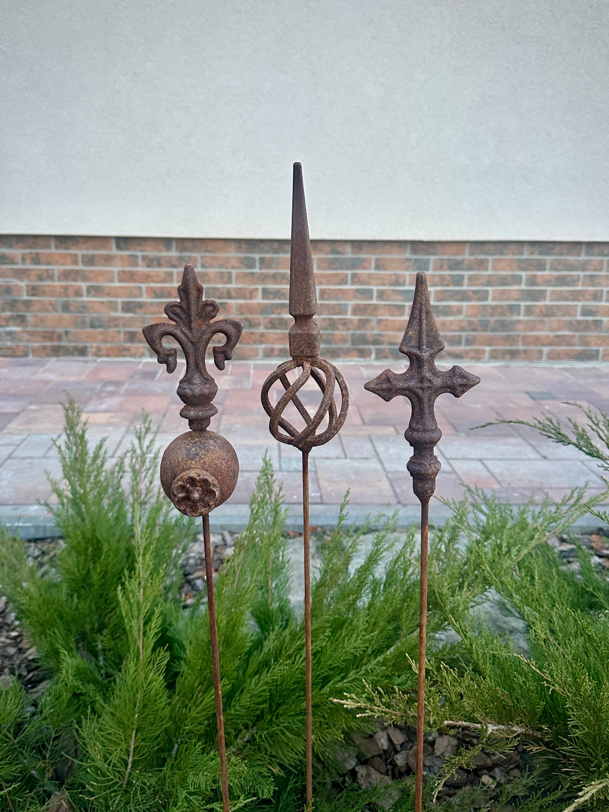 Rusty garden finial, Rusty Metal garden stakes, Metal garden decor, Yard Art, Rustic Yard Stakes, Garden Art, Present Gift Idea Flower Pot