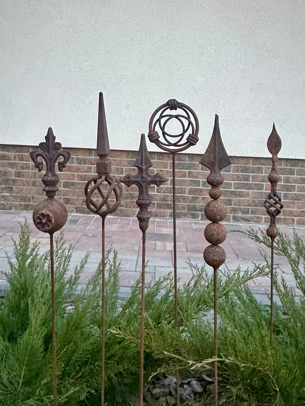 Rusty Set of 6 Metal Peaks, Rusty Metal Garden Stakes, Garden Art, Rustic Garden Stakes, Garden Art, Gift Idea Flower Pot