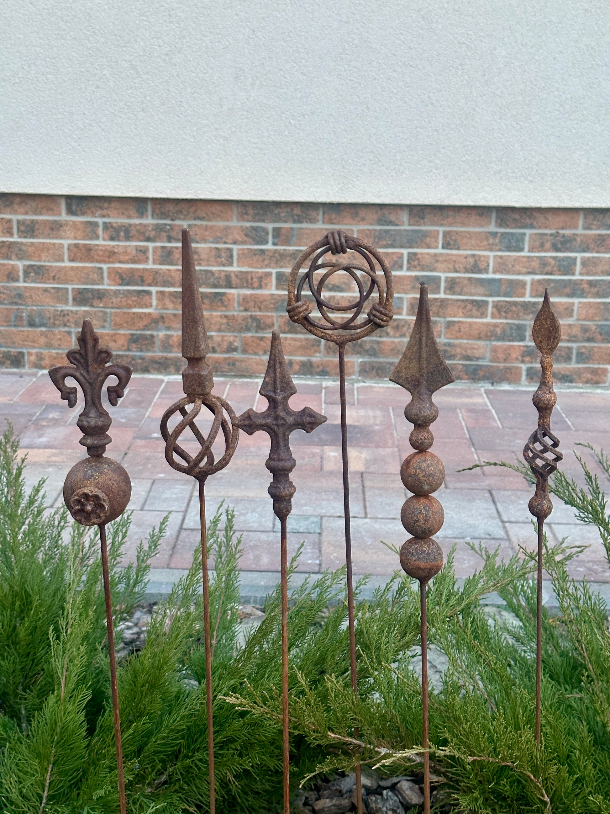 Rusty Set of 6 Metal Peaks, Rusty Metal Garden Stakes, Garden Art, Rustic Garden Stakes, Garden Art, Gift Idea Flower Pot