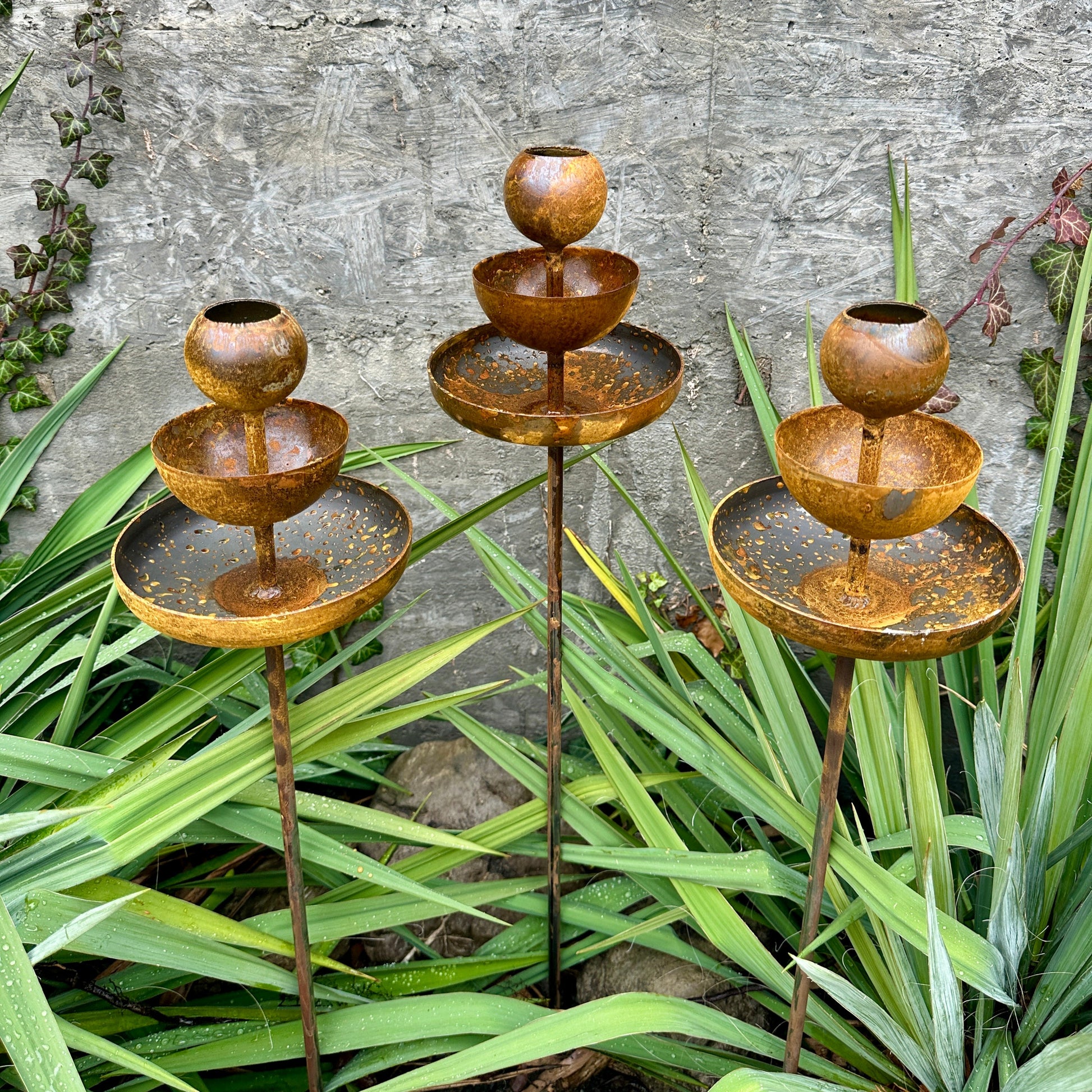 Metal Rain Catchers, Bowl Garden Decor, Bird Feeder, Water Station, Rusty Flower Garden Stakes, Bee Cups Outdoor Garden Decor, Lawn Ornament