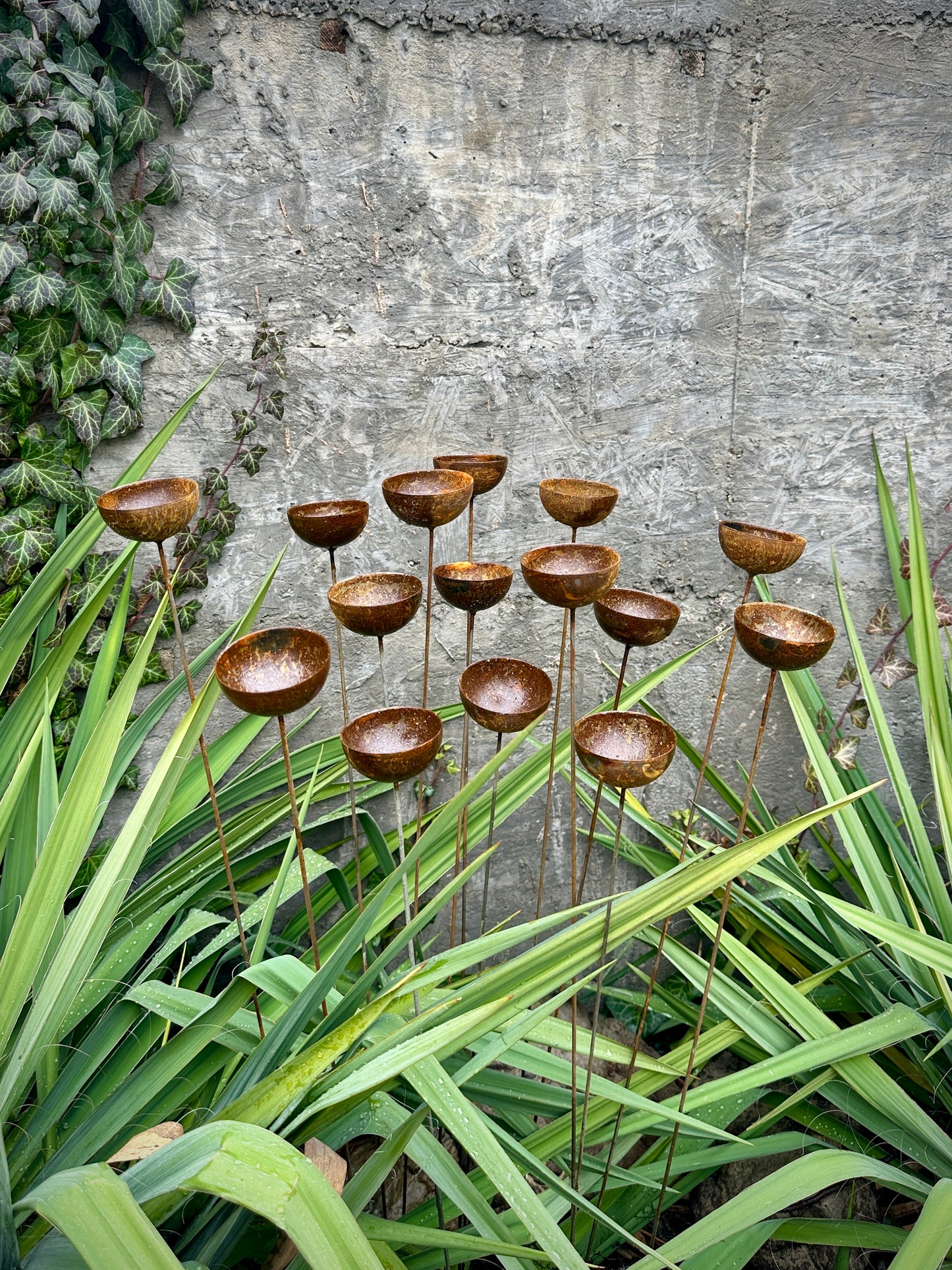 Metal garden art, 15 Rusty flowers metal garden stakes, cute rusty yard art