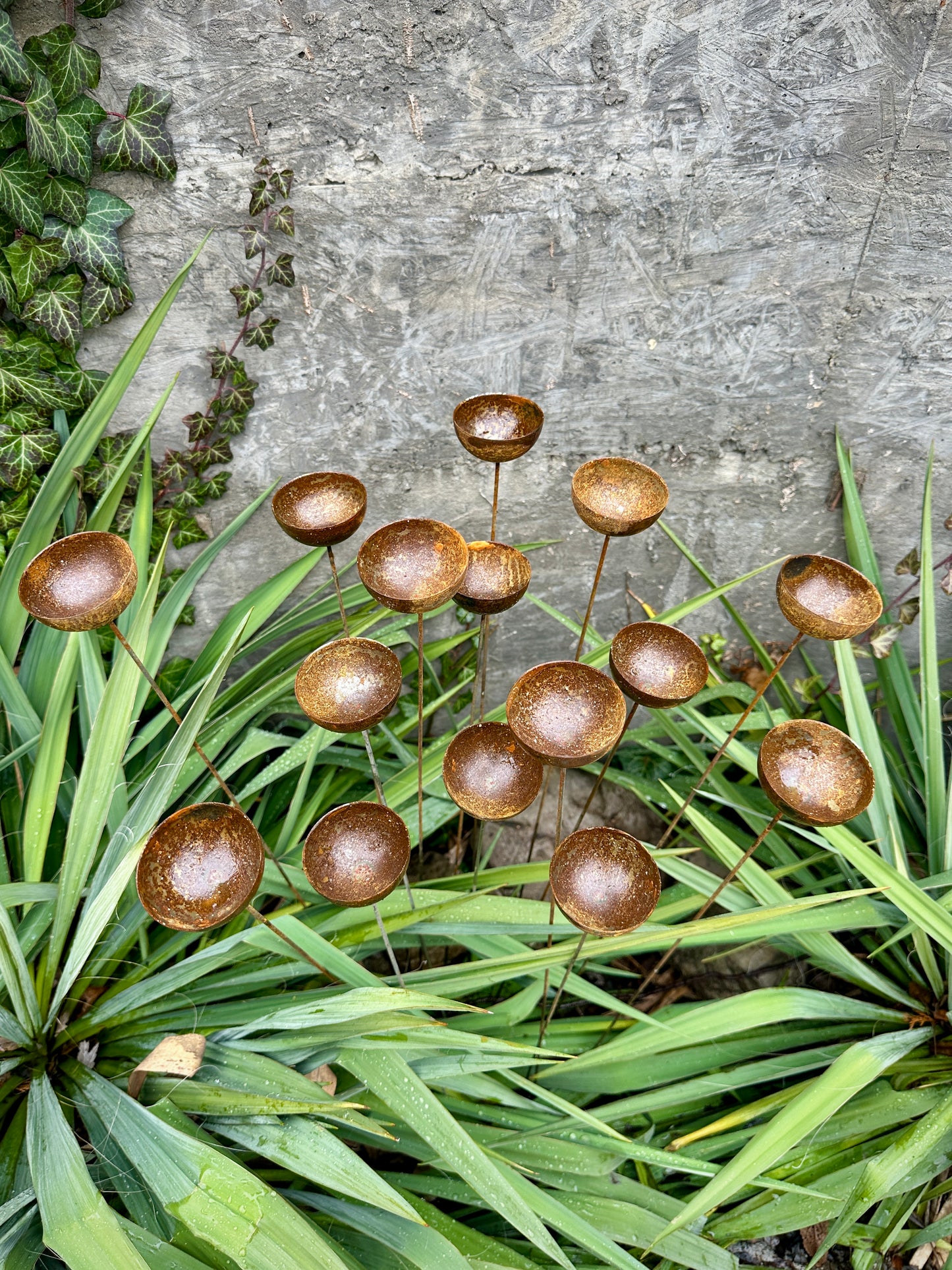 Metal garden art, 15 Rusty flowers metal garden stakes, cute rusty yard art