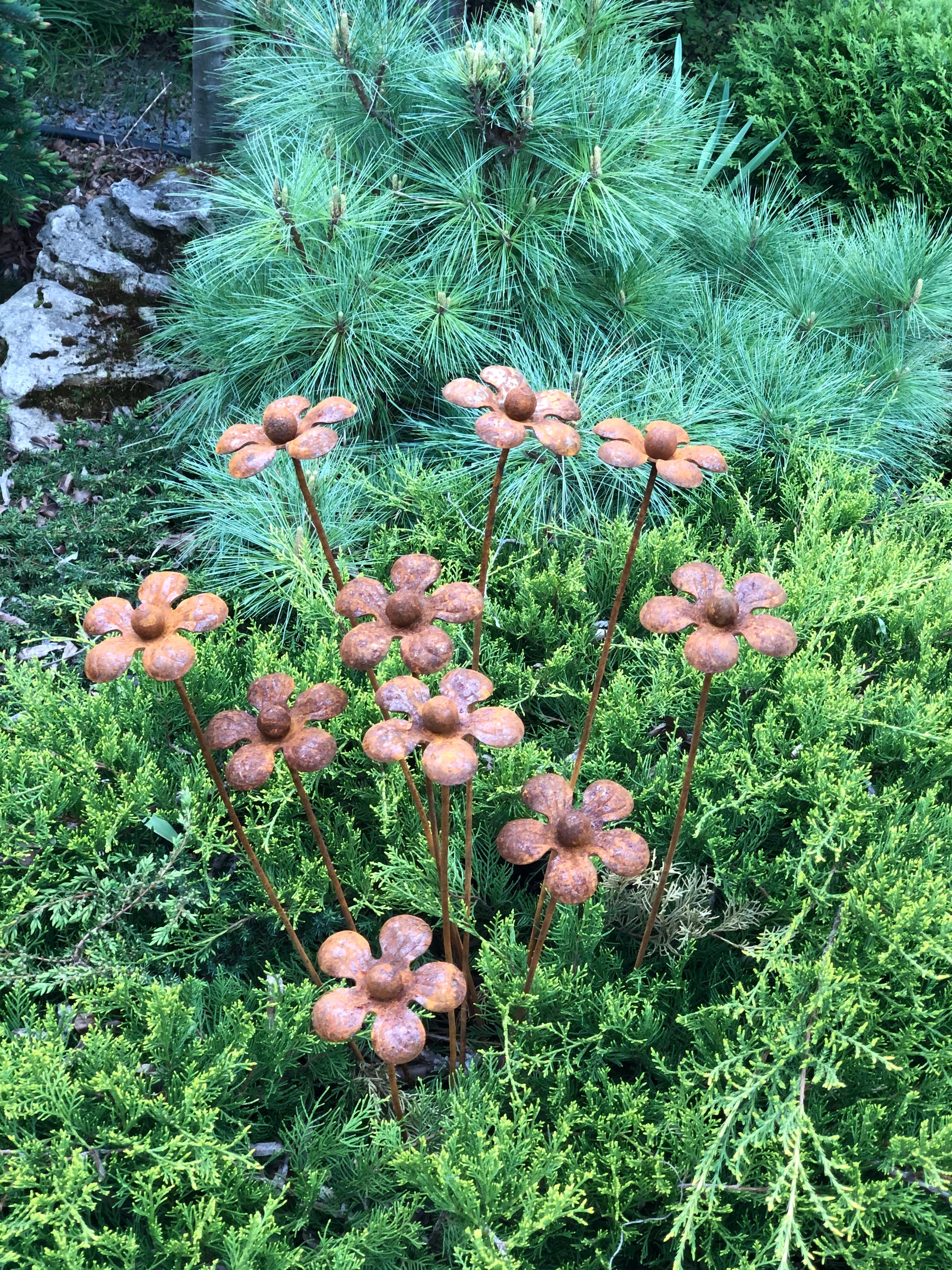 Rusty flowers set of 10, 10 Rusty flowers garden stakes, Metal garden decor, metal yard art, outdoor metal decor, Rusty metal garden decor