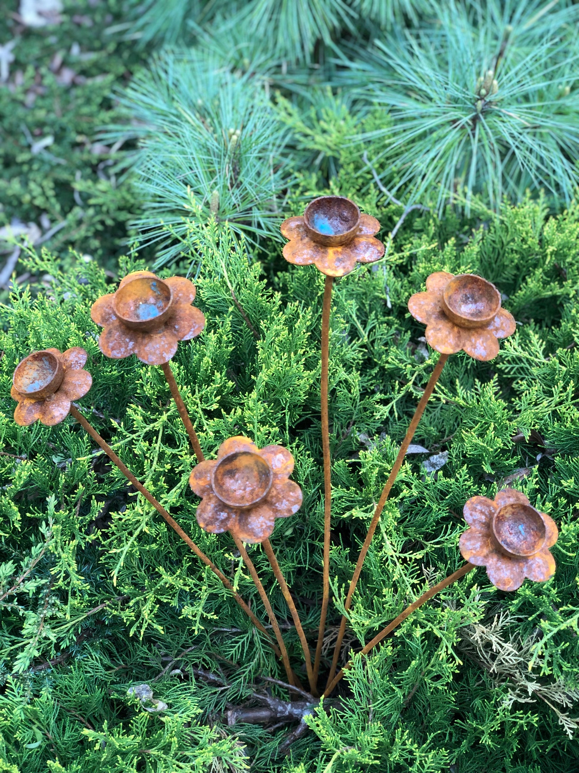 Rusty Flowers Set of 6 – Garden Stakes, Metal Garden Decor, Rain Catchers, Outdoor Metal Art, Rustic Yard Sculpture, Weathered Garden Accent