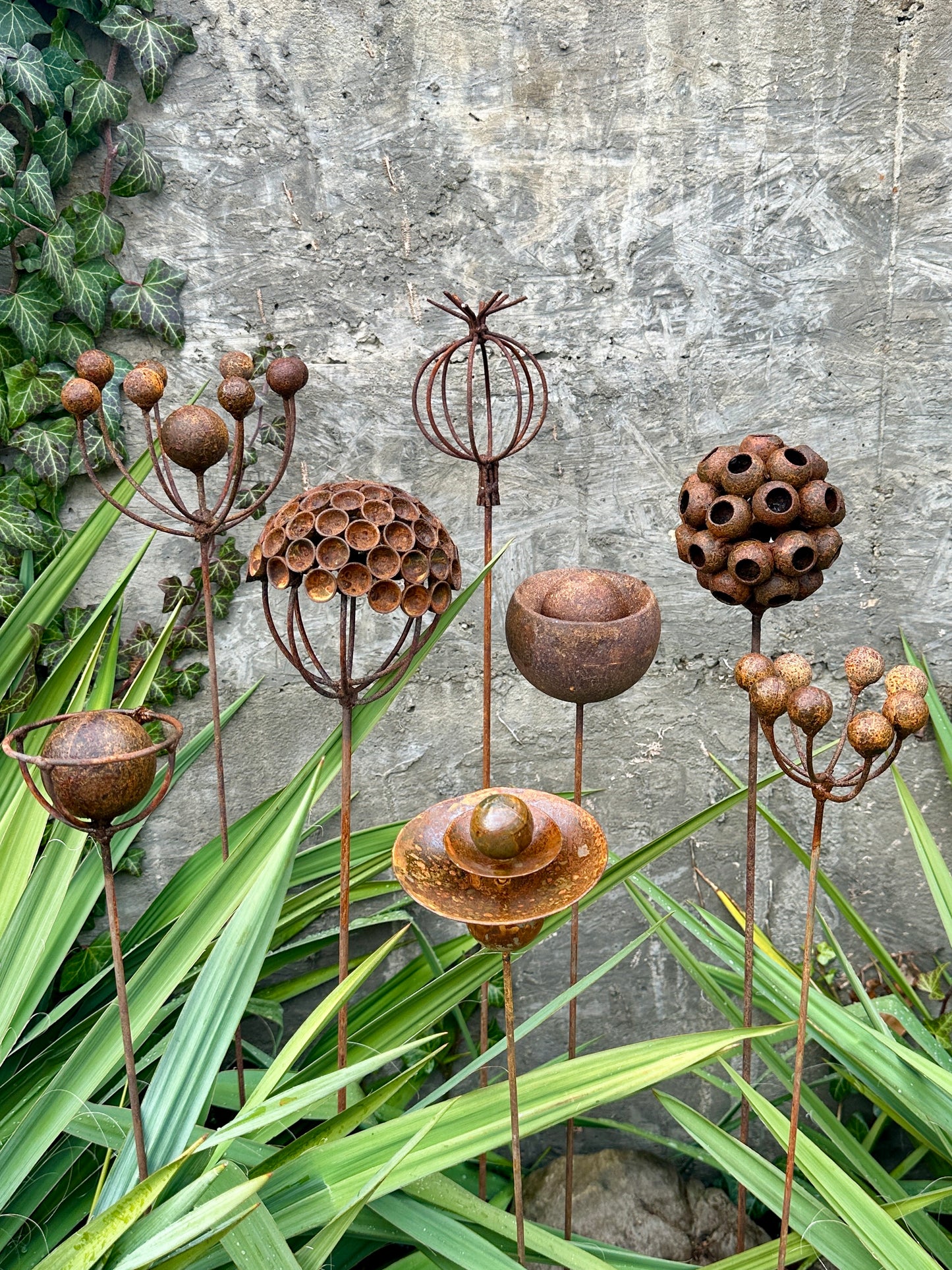 Set of 8 Rustic Metal Flower Sculptures – Handmade Garden Stakes, Decorative Landscaping Art, Bee & Butterfly Friendly, Garden Decoration