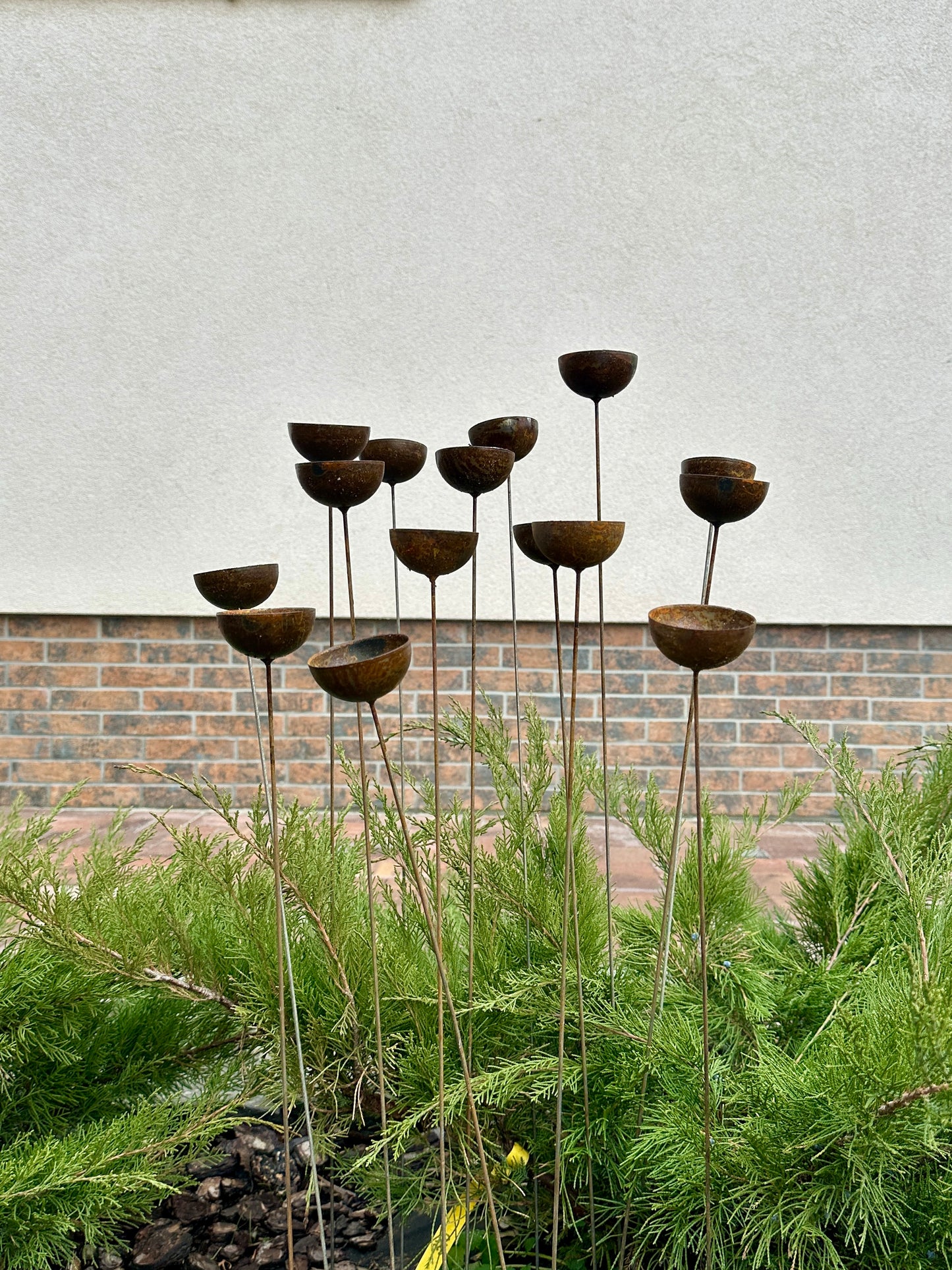 Metal garden art, 15 Rusty flowers metal garden stakes, cute rusty yard art